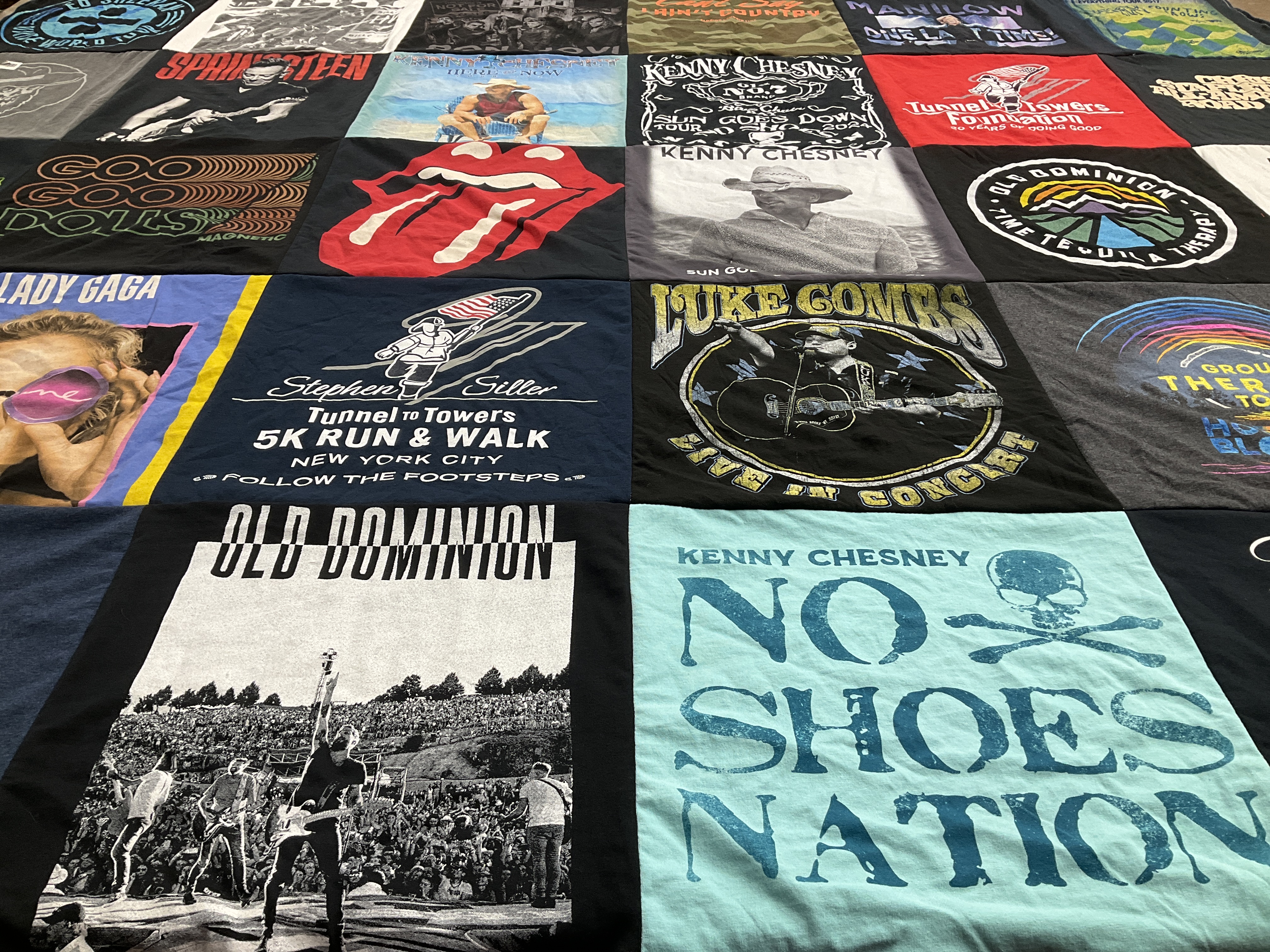 T-shirt quilt with music, concerts themes by SASKIA from NY