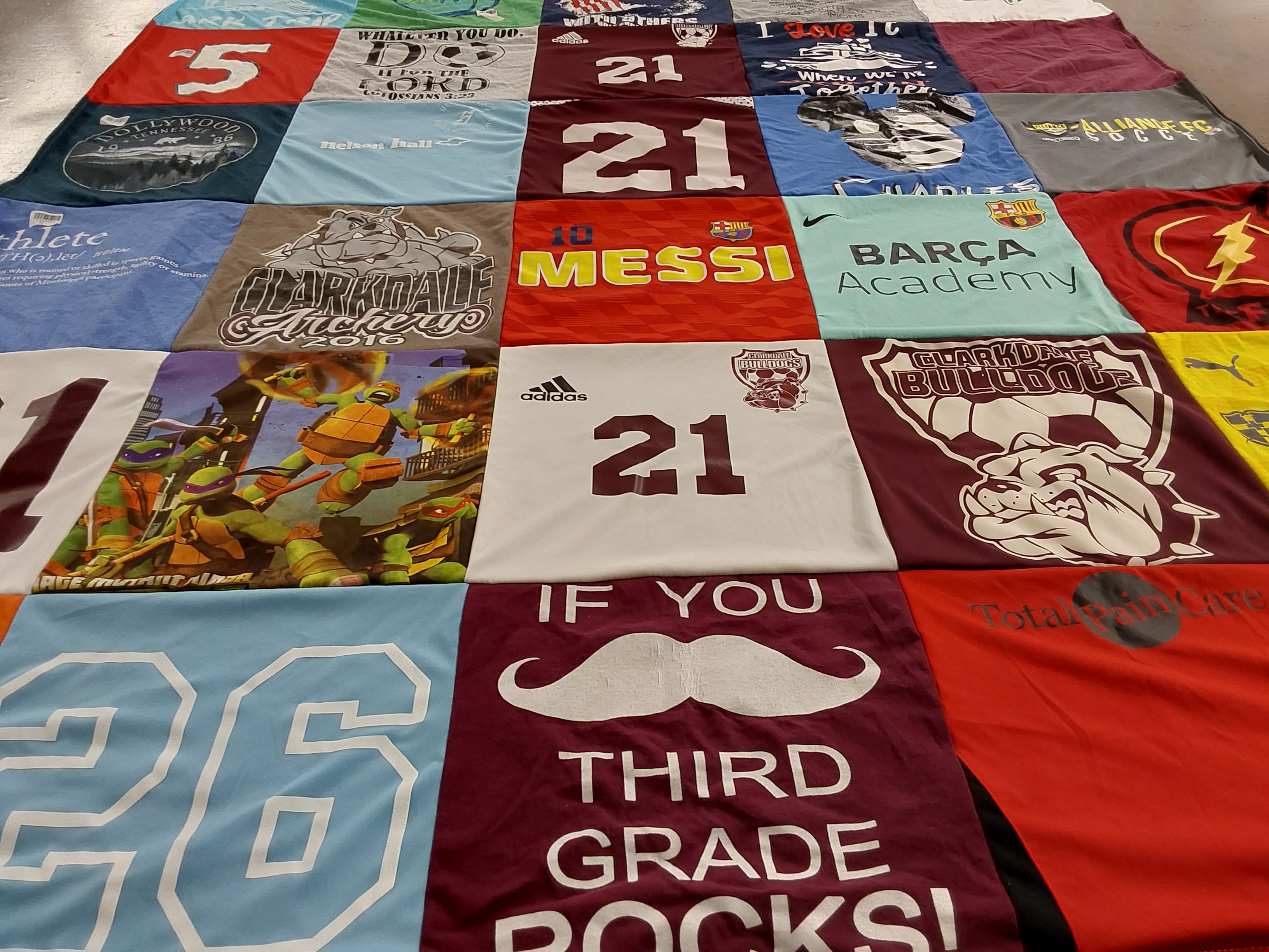 T-shirt quilt featuring clarkdale bulldogs high school by Gretchen from MS