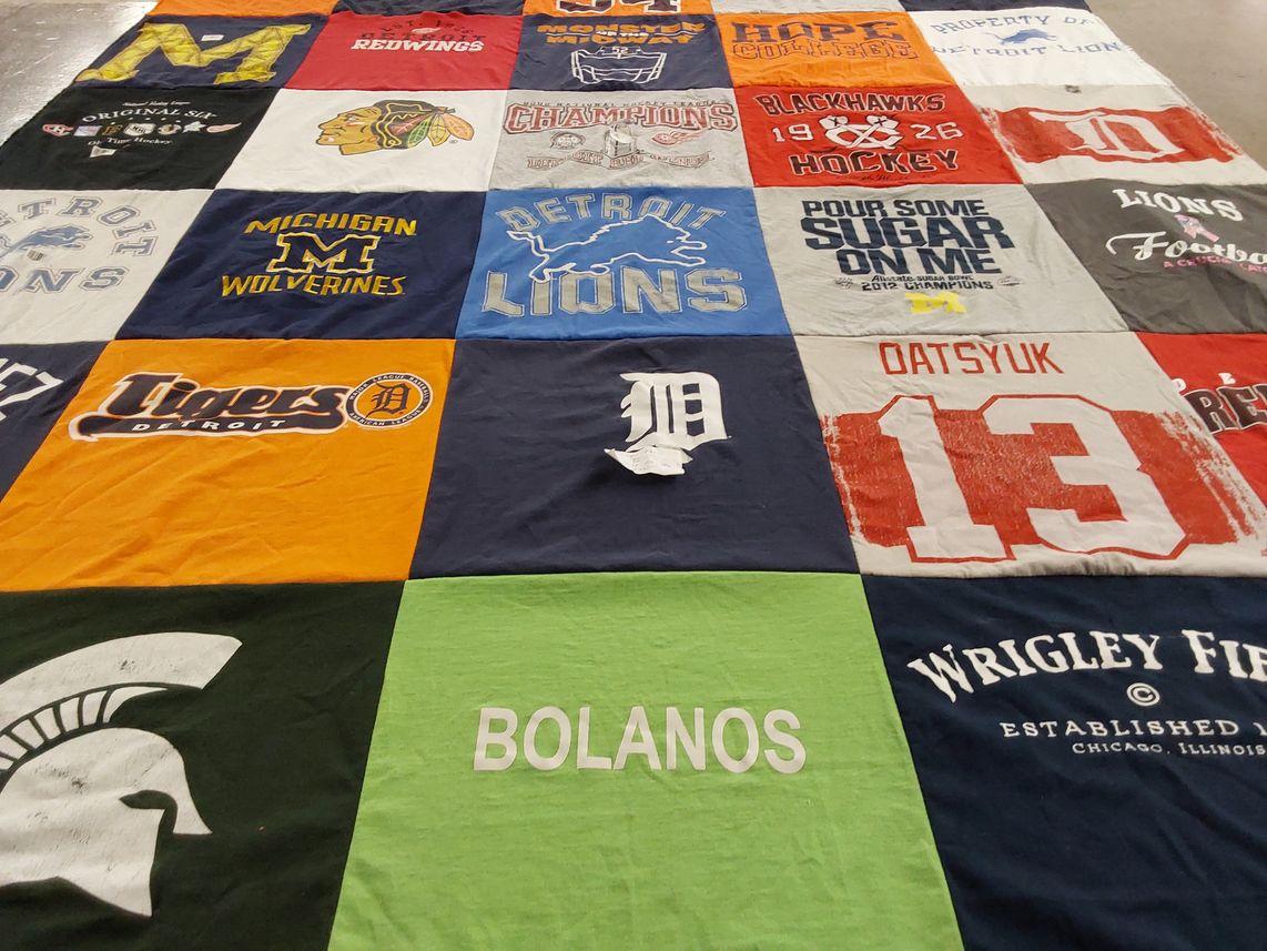 T-shirt quilt featuring detroit lions, detroit tigers by Linda from IN
