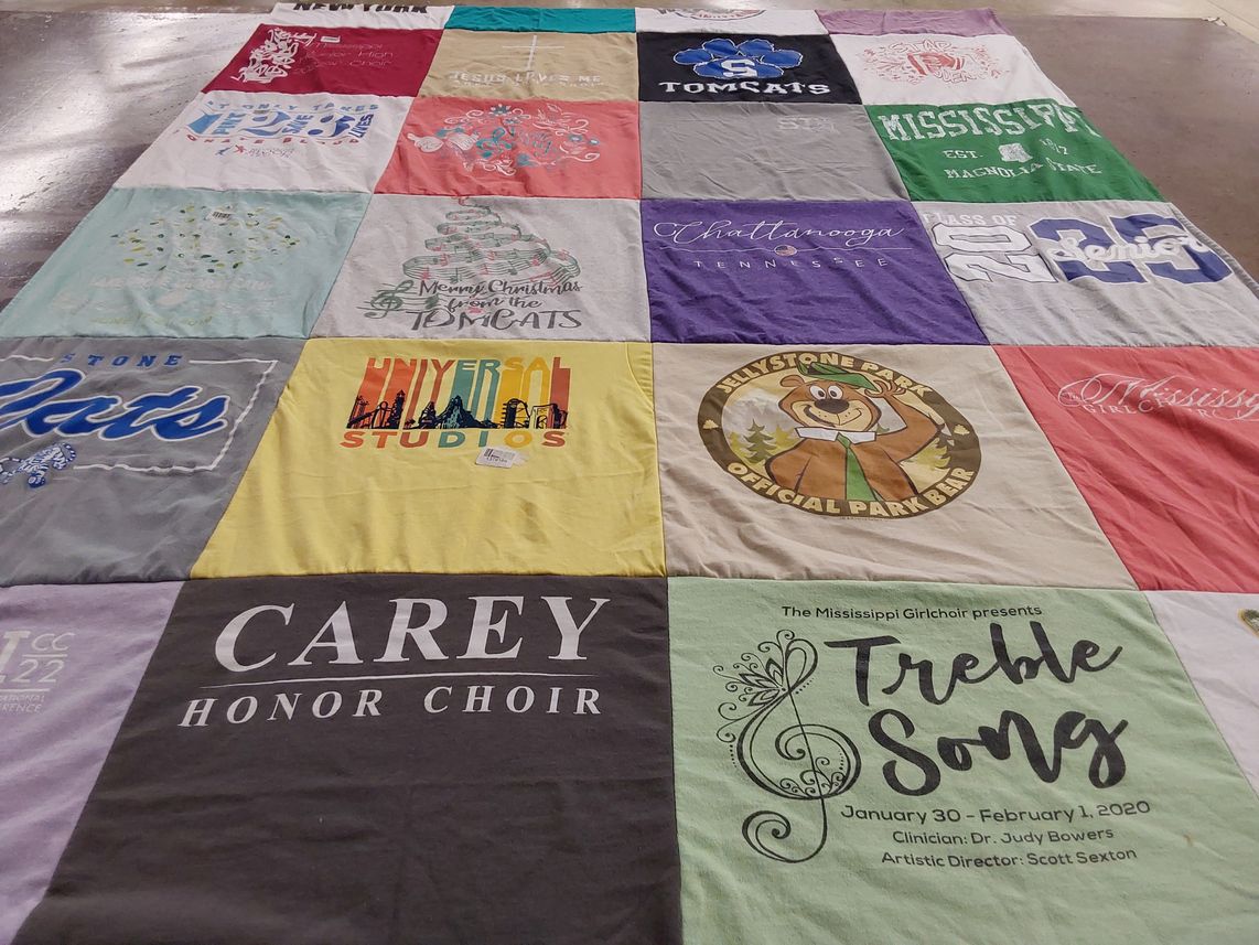 T-shirt quilt featuring tomcats by Melissa from MS