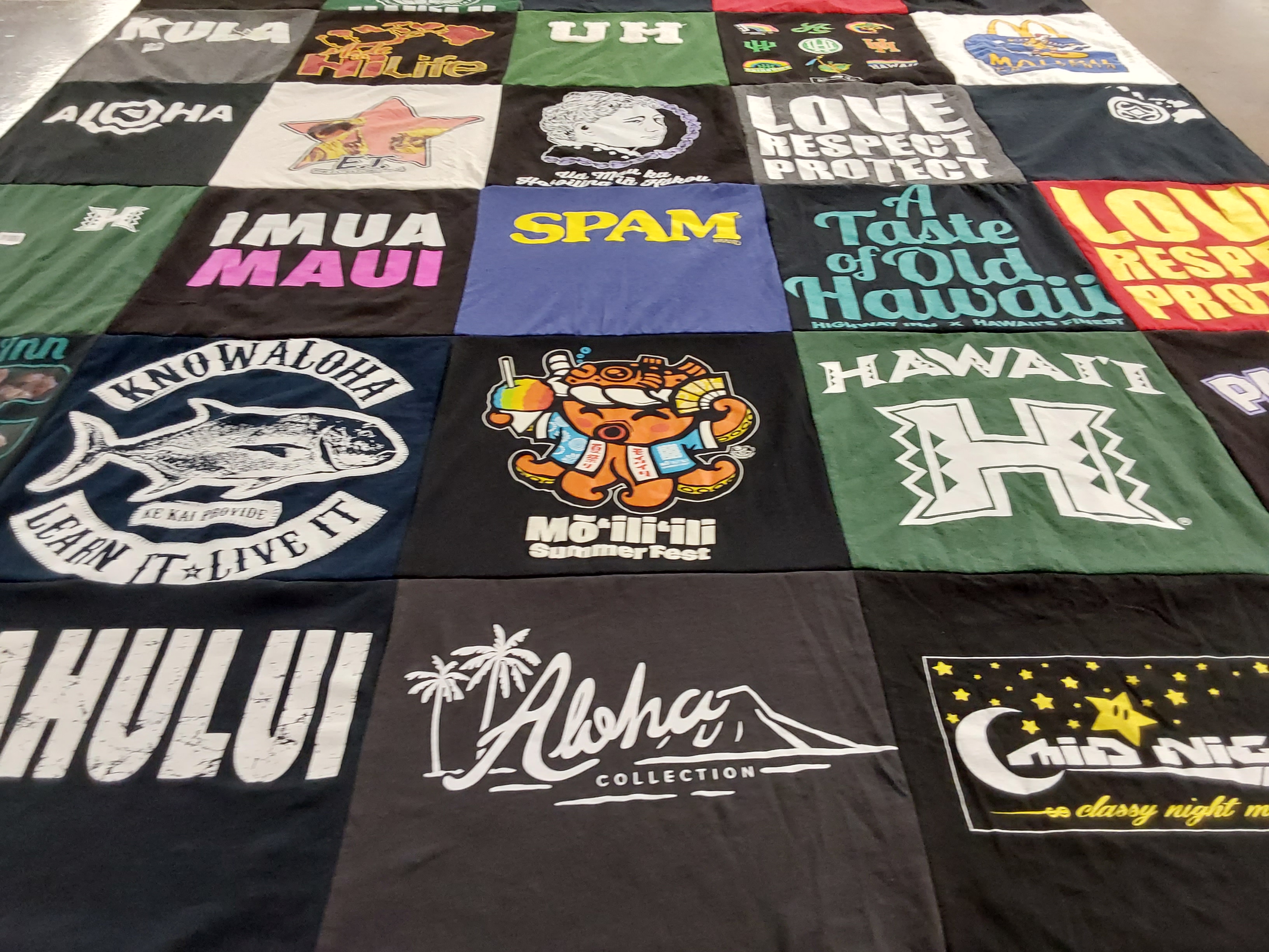T-shirt quilt from university of hawaii by Madoka from HI