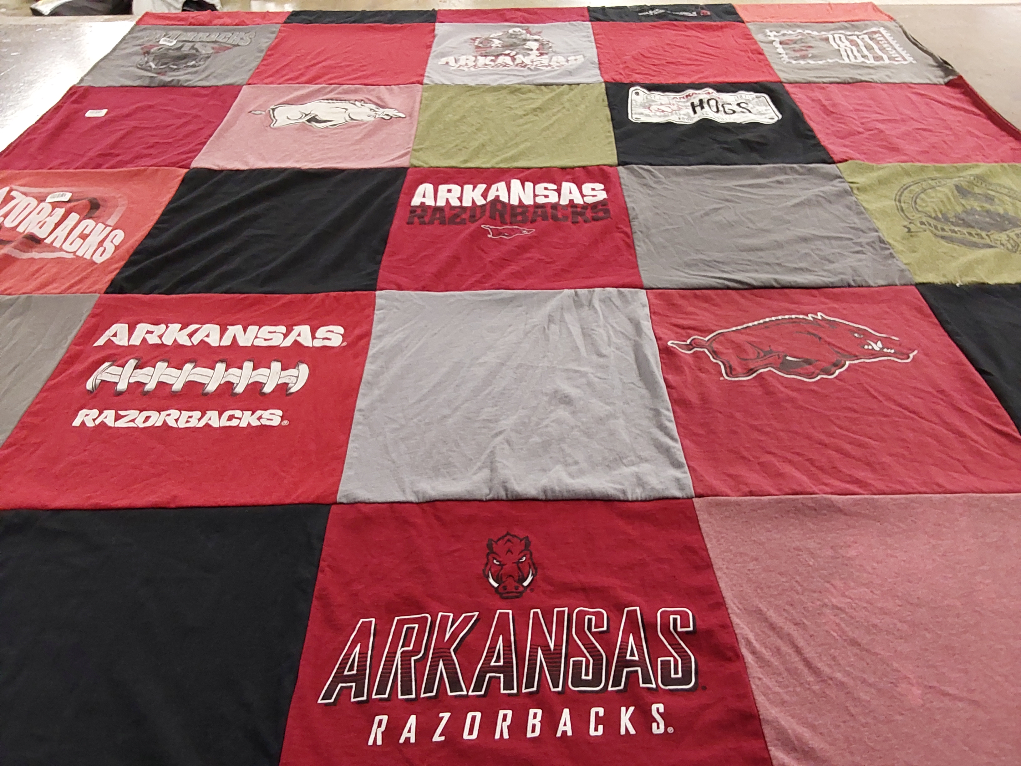 T-shirt quilt featuring university of arkansas razorbacks by Lea from AR