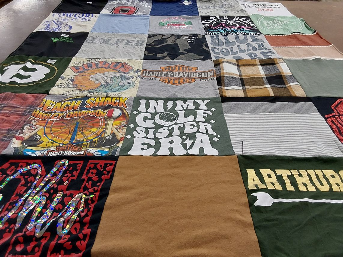T-shirt quilt with motorcycles, beaches themes by Rich from WV