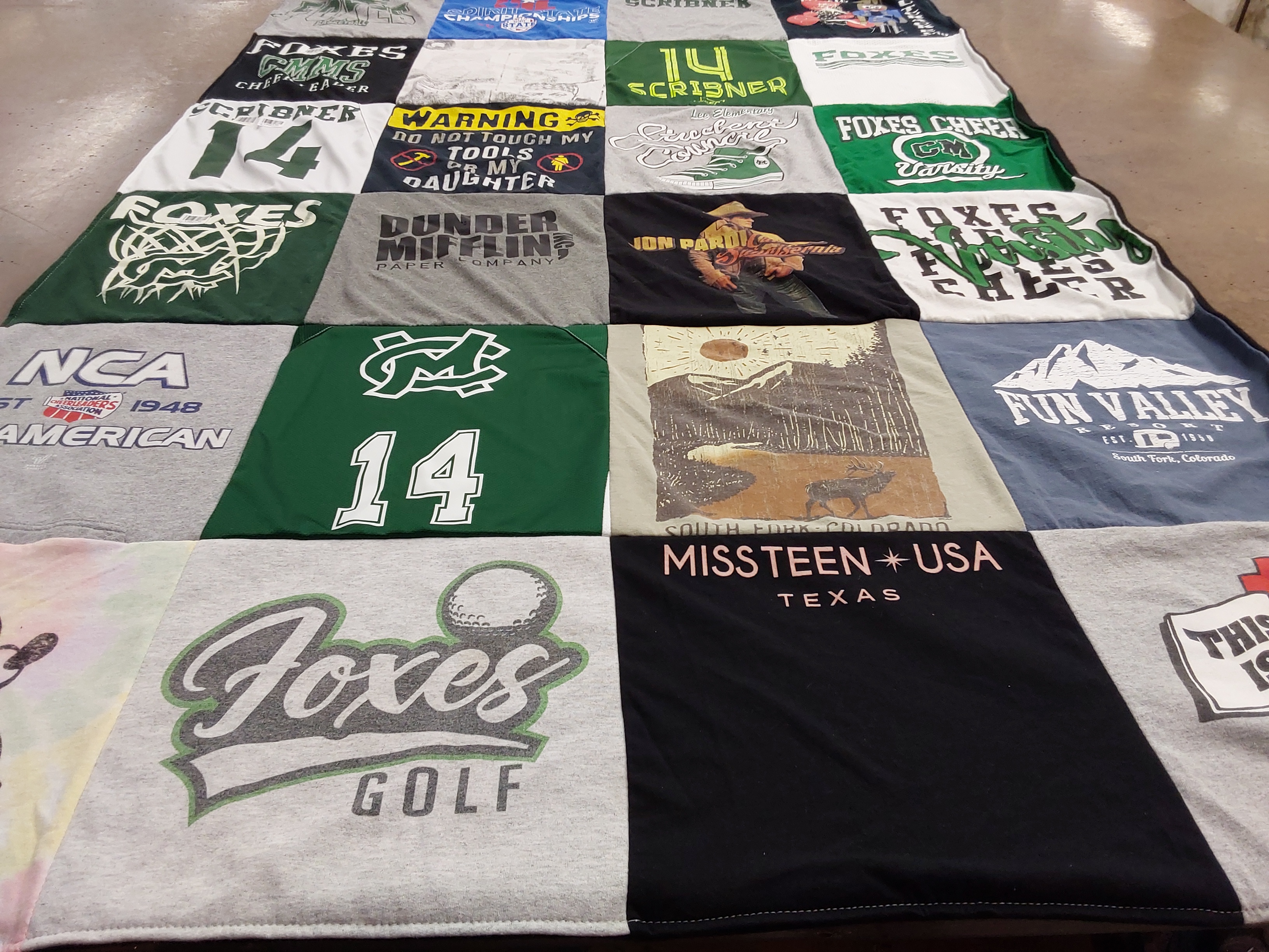 T-shirt quilt featuring foxes by Christy from TX
