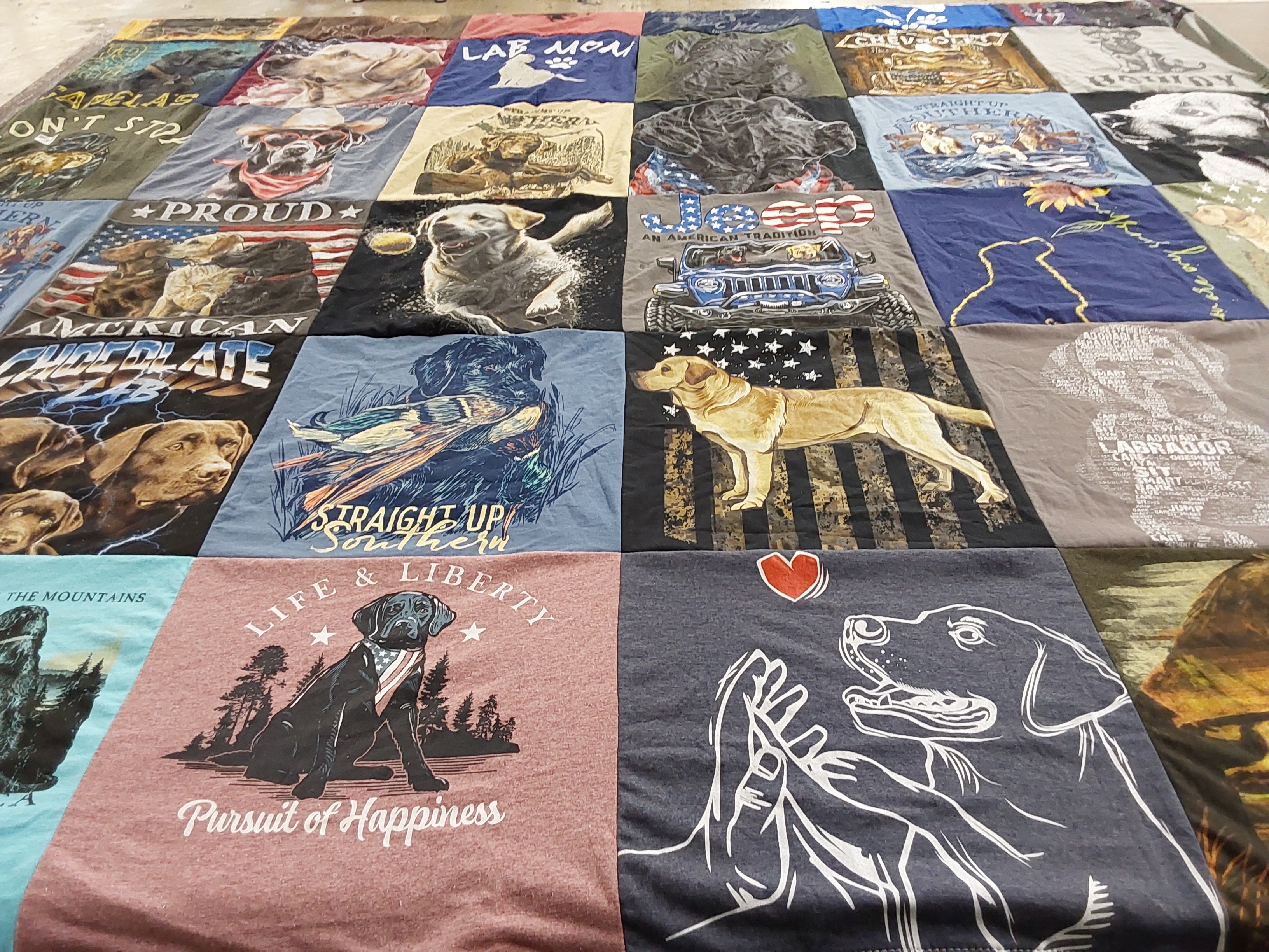 T-shirt quilt with dogs, labradors themes by Julie from CA
