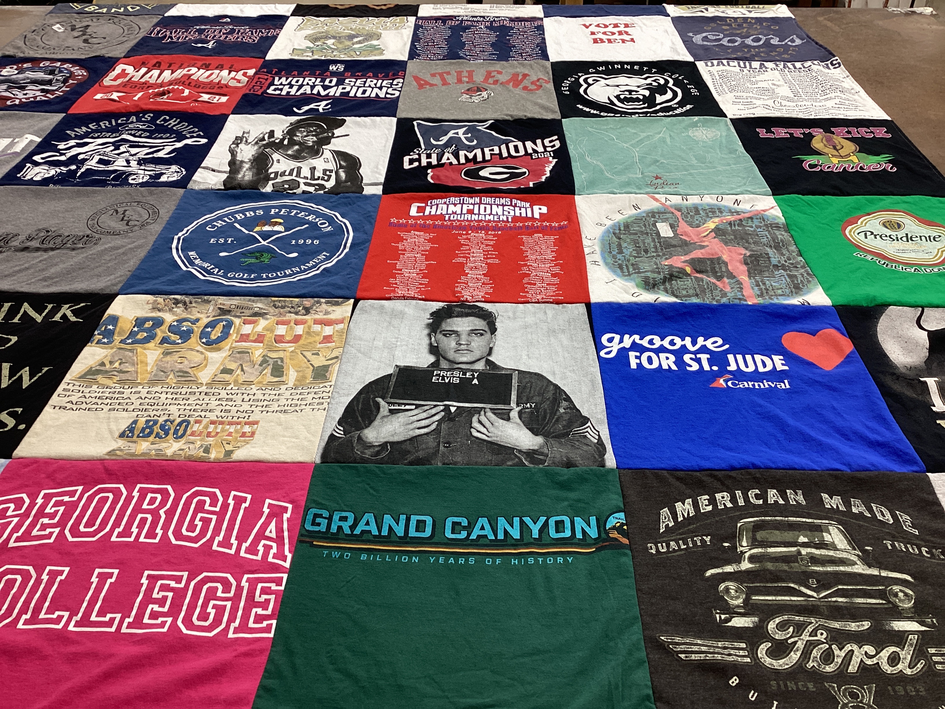 T-shirt quilt featuring bulls by Kimi from GA