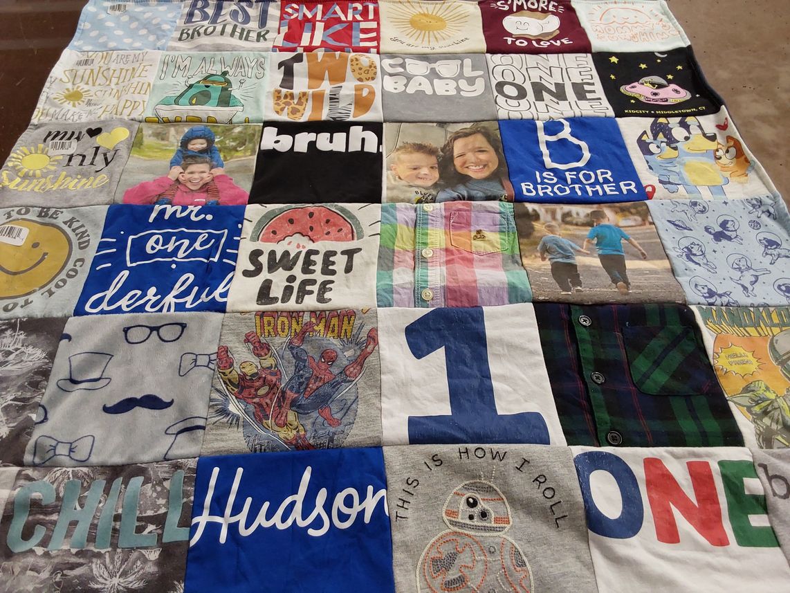 T-shirt quilt with family, siblings themes by Jeremy from CT