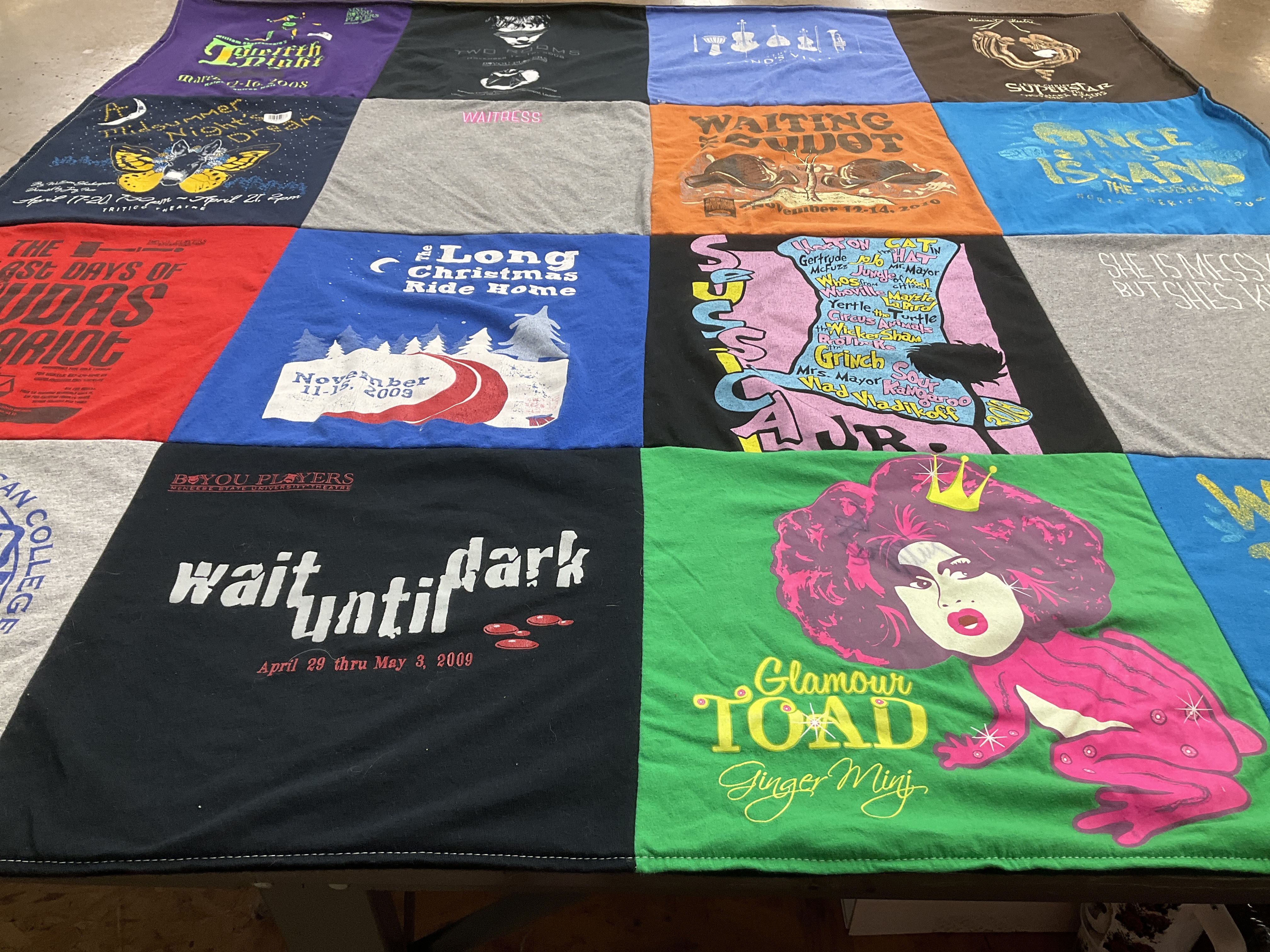 T-shirt quilt from american college by Joy & Chelsea from LA