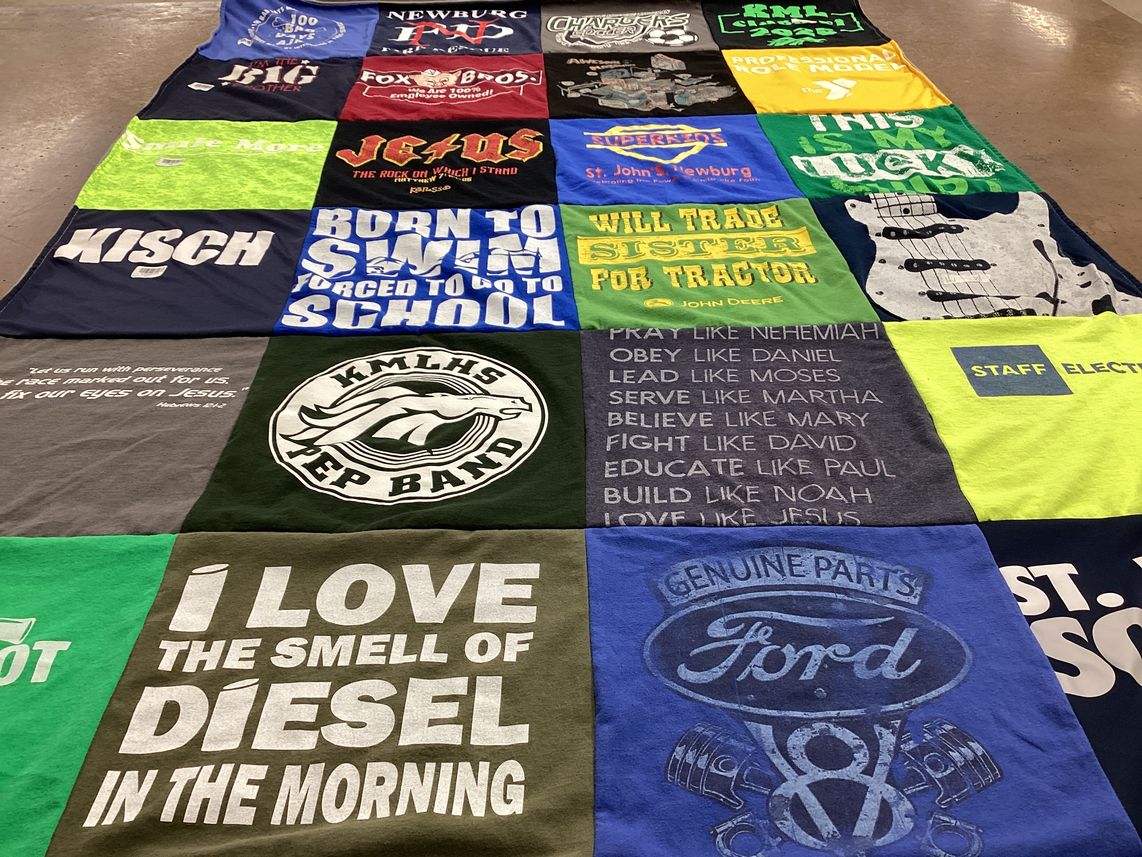 T-shirt quilt from kmlhs rep band, st john's newburg by Karen from WI