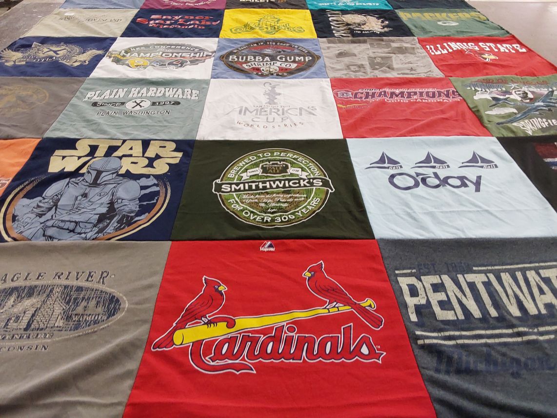 T-shirt quilt featuring cardinals by Michael from IL