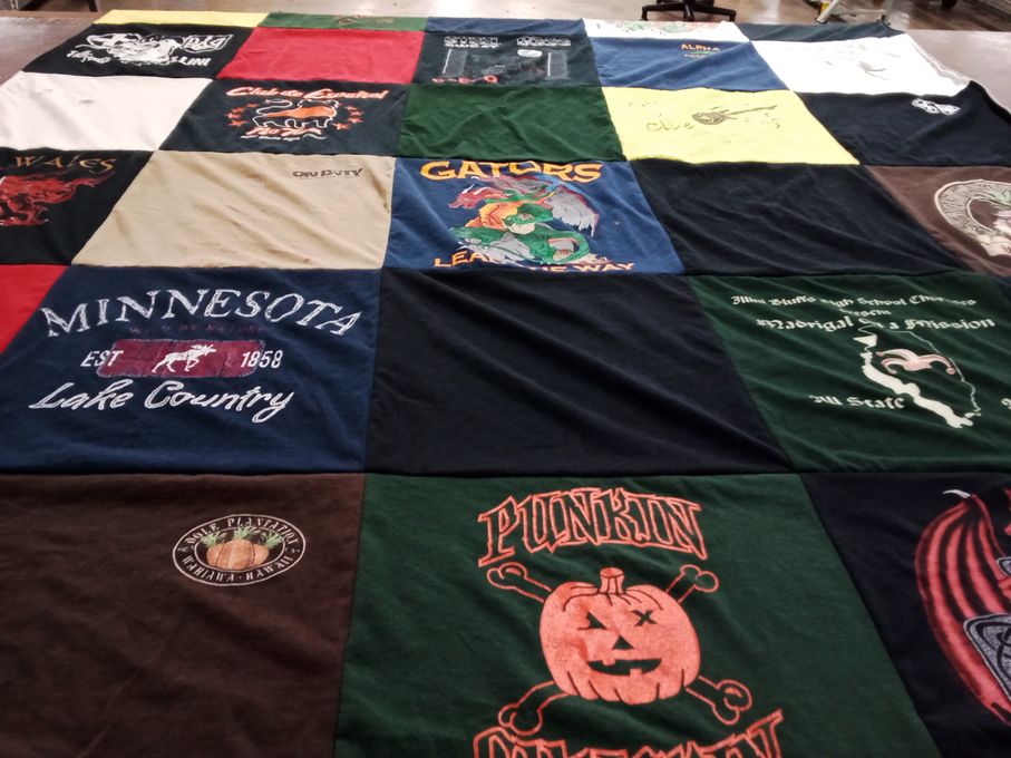 T-shirt quilt featuring gators by Anita from IL