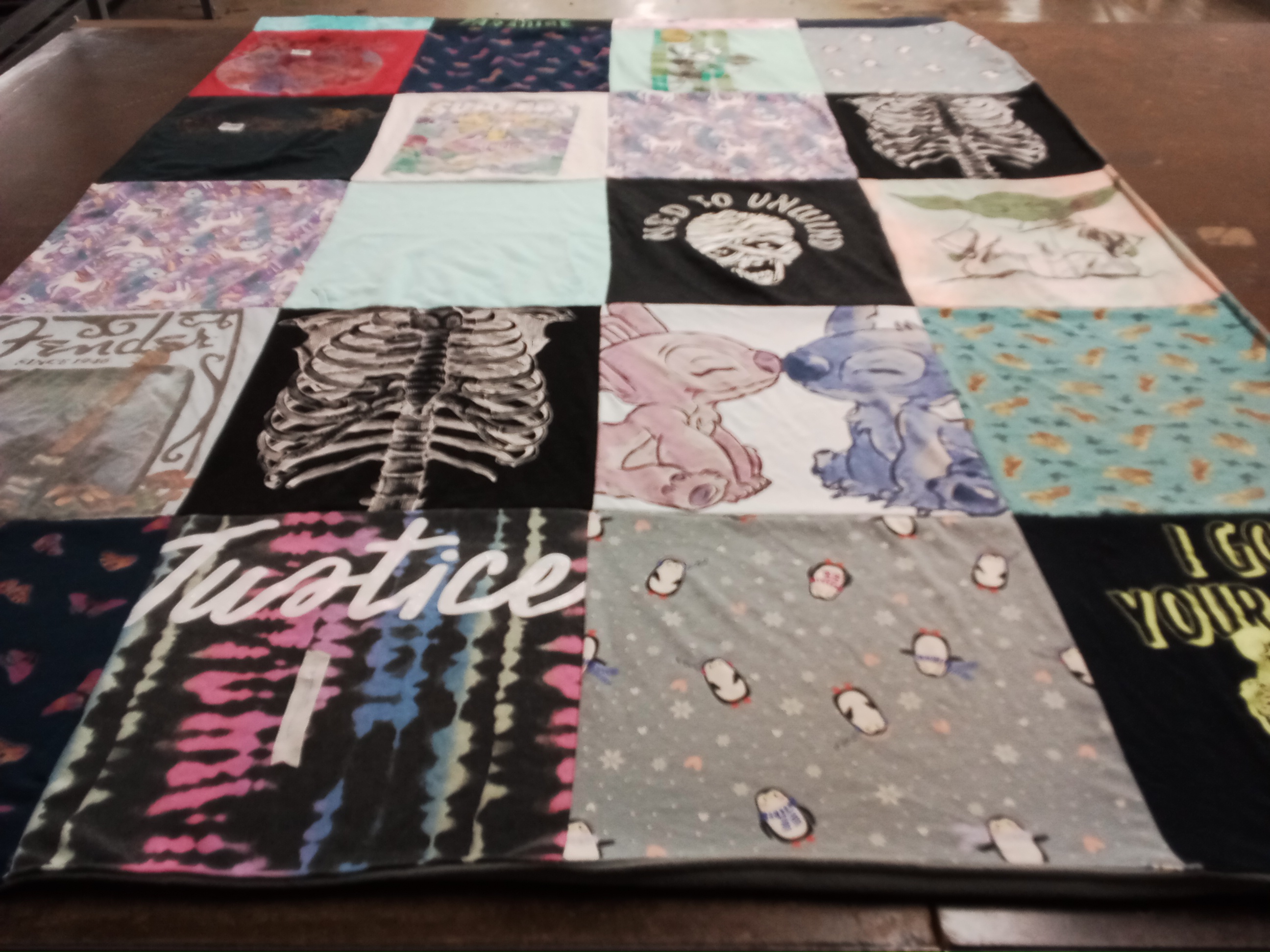 T-shirt quilt with art, animals themes by SUZANNE from MA