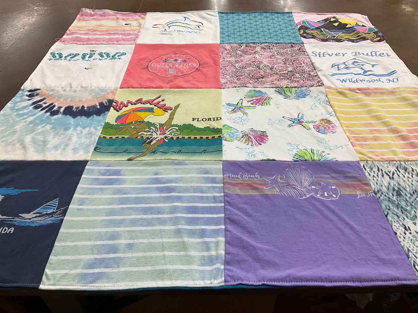T-shirt quilt with beach, vacation themes by ROBIN from NY