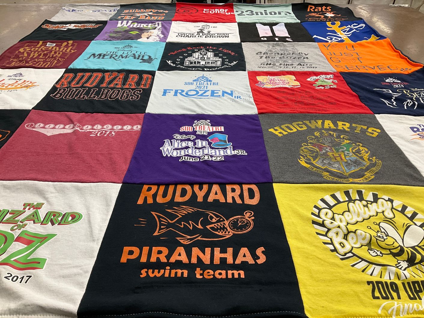 T-shirt quilt featuring rudyard bulldogs by Miranda from MI
