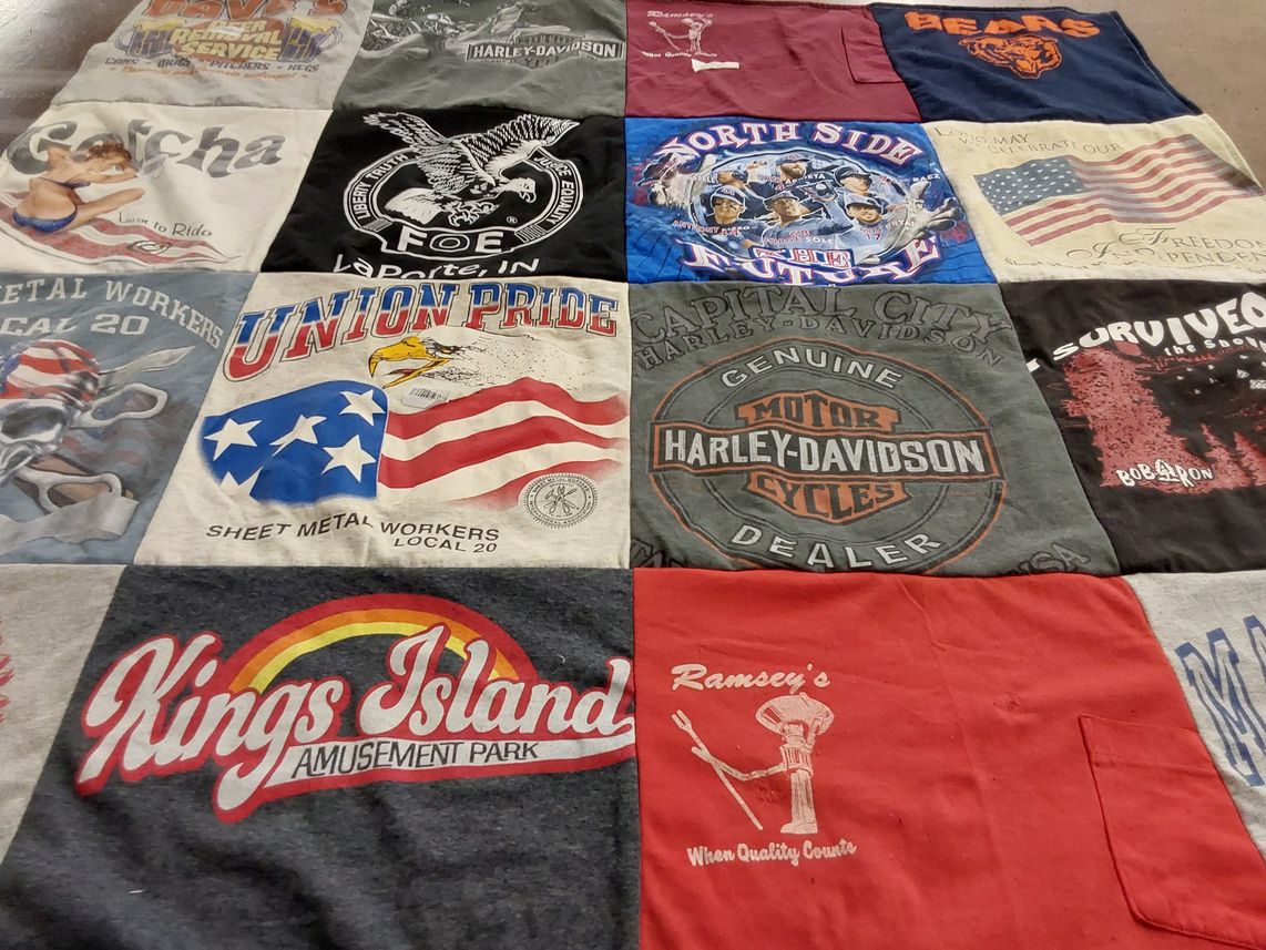 T-shirt quilt featuring bears by Janice from IN