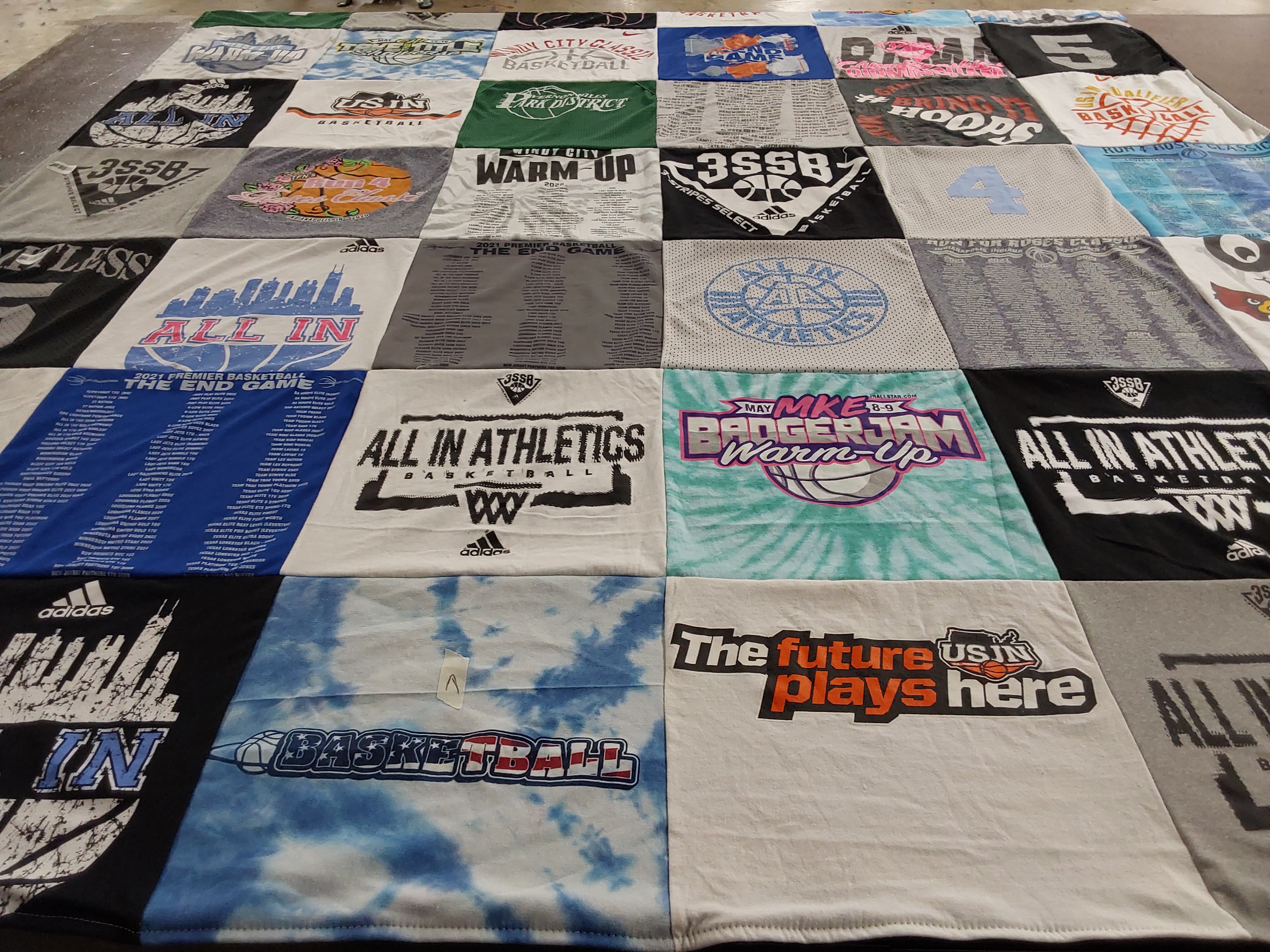 T-shirt quilt with basketball themes by Annemarie from IL