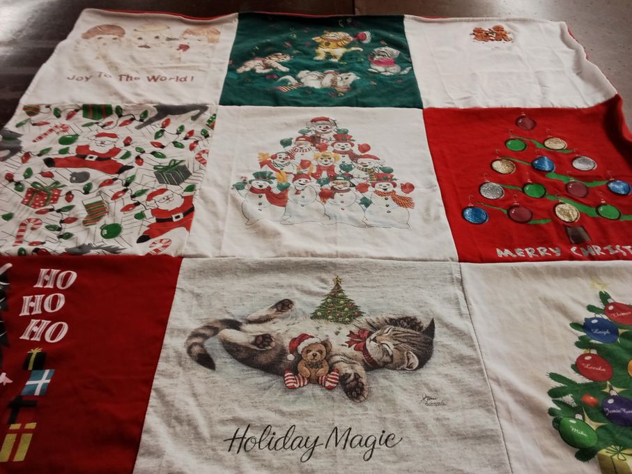 T-shirt quilt with christmas, holidays themes by Leesha from GA