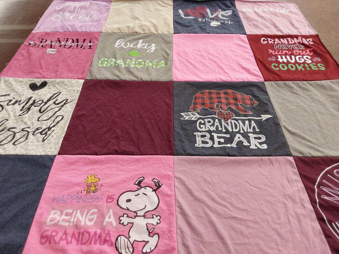 T-shirt quilt with family, grandparenting themes by Mrs from GA