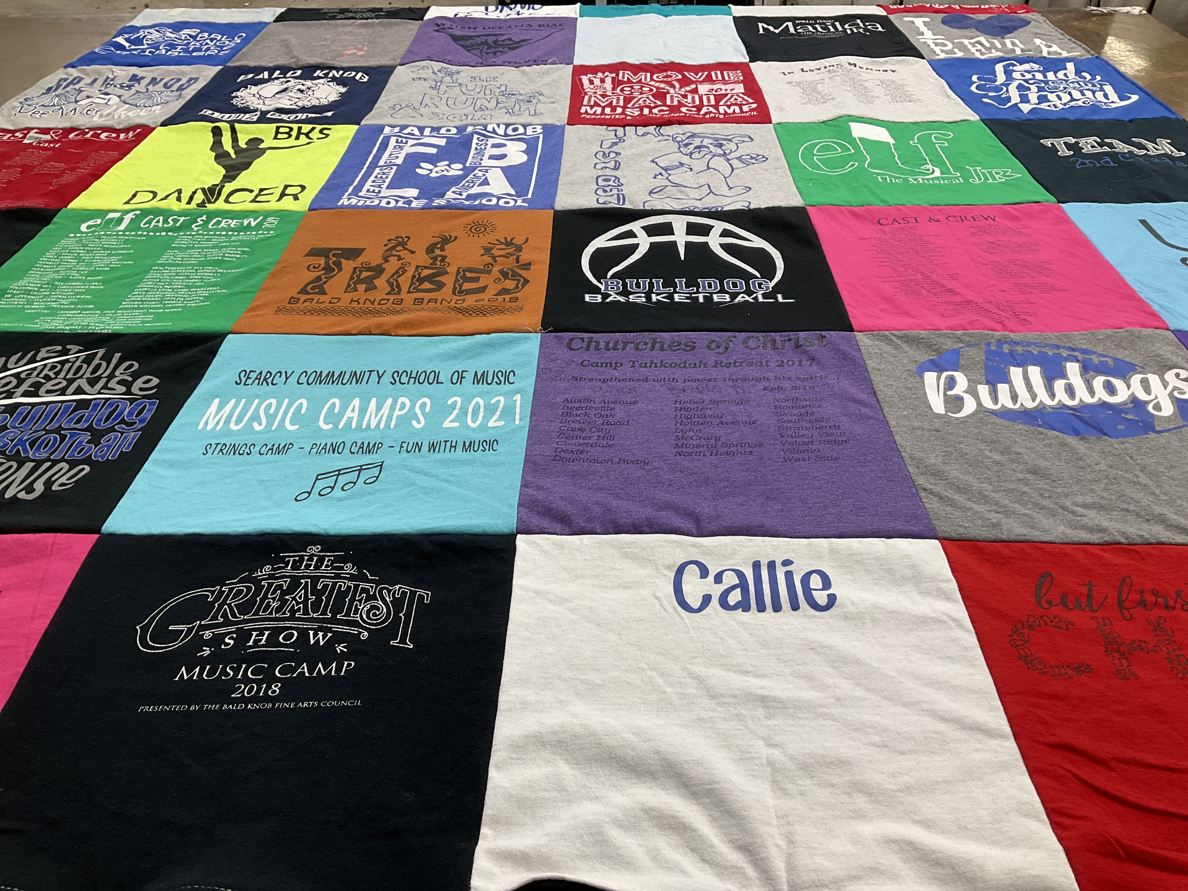 T-shirt quilt featuring bulldog basketball by Cale from AR