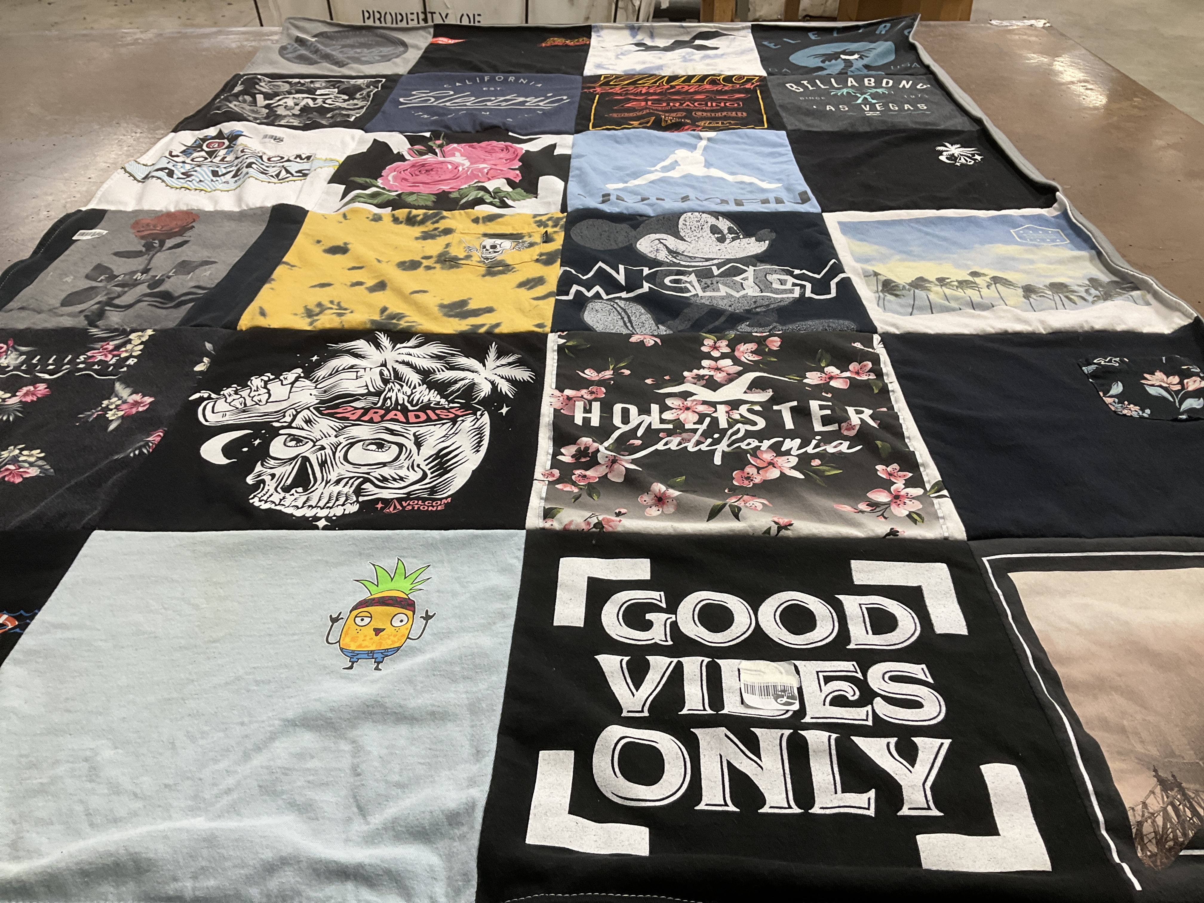 T-shirt quilt with beach, surfing themes by Melanie from WA