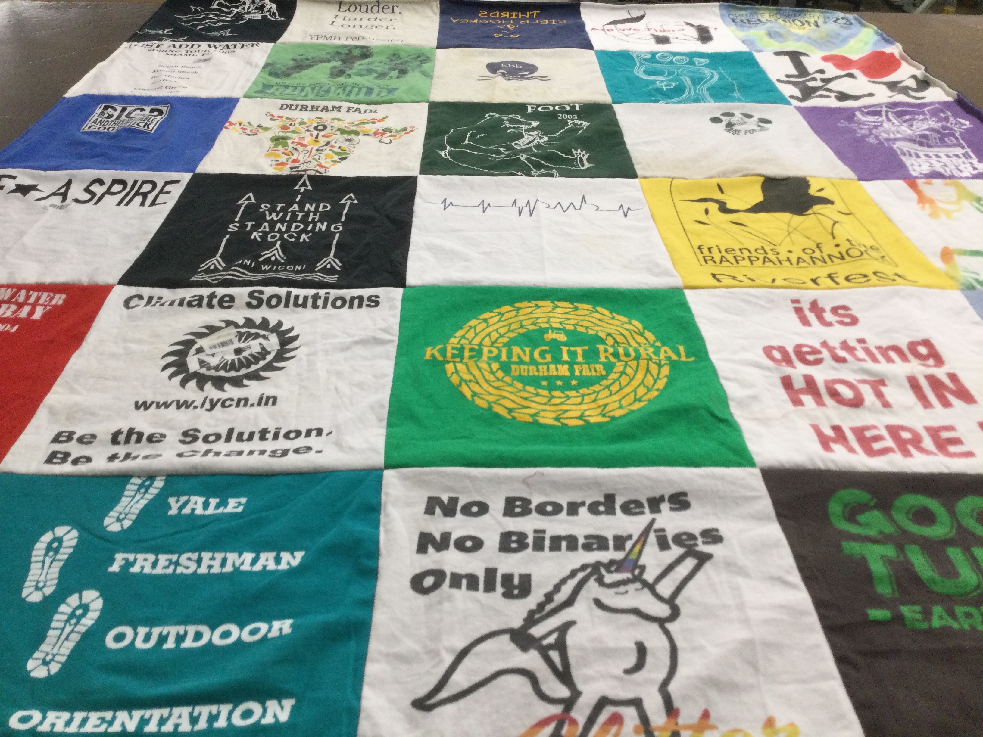 T-shirt quilt from yale university by Caroline from DC