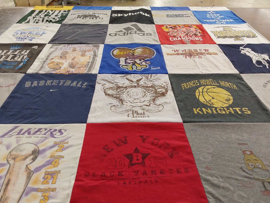 T-shirt quilt featuring los angeles lakers, new york yankees by Lynne from MO