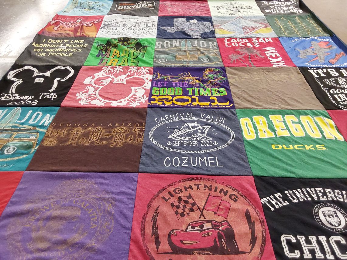 T-shirt quilt featuring oregon ducks by Vere from LA