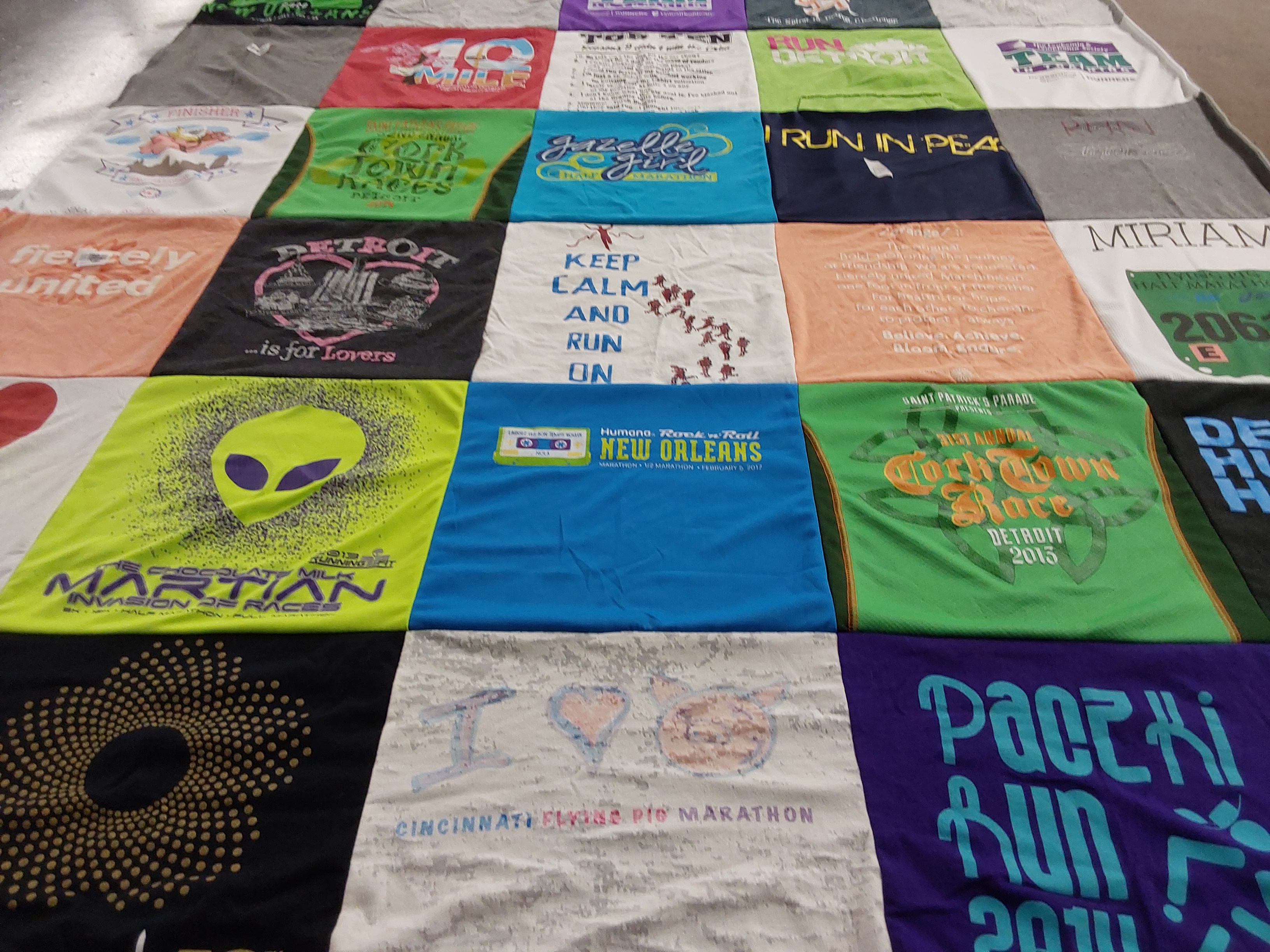 T-shirt quilt with running, marathons themes by Miriam from DC