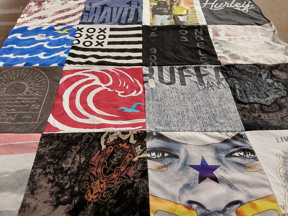 T-shirt quilt with surfing, fashion themes by Nakia from MD