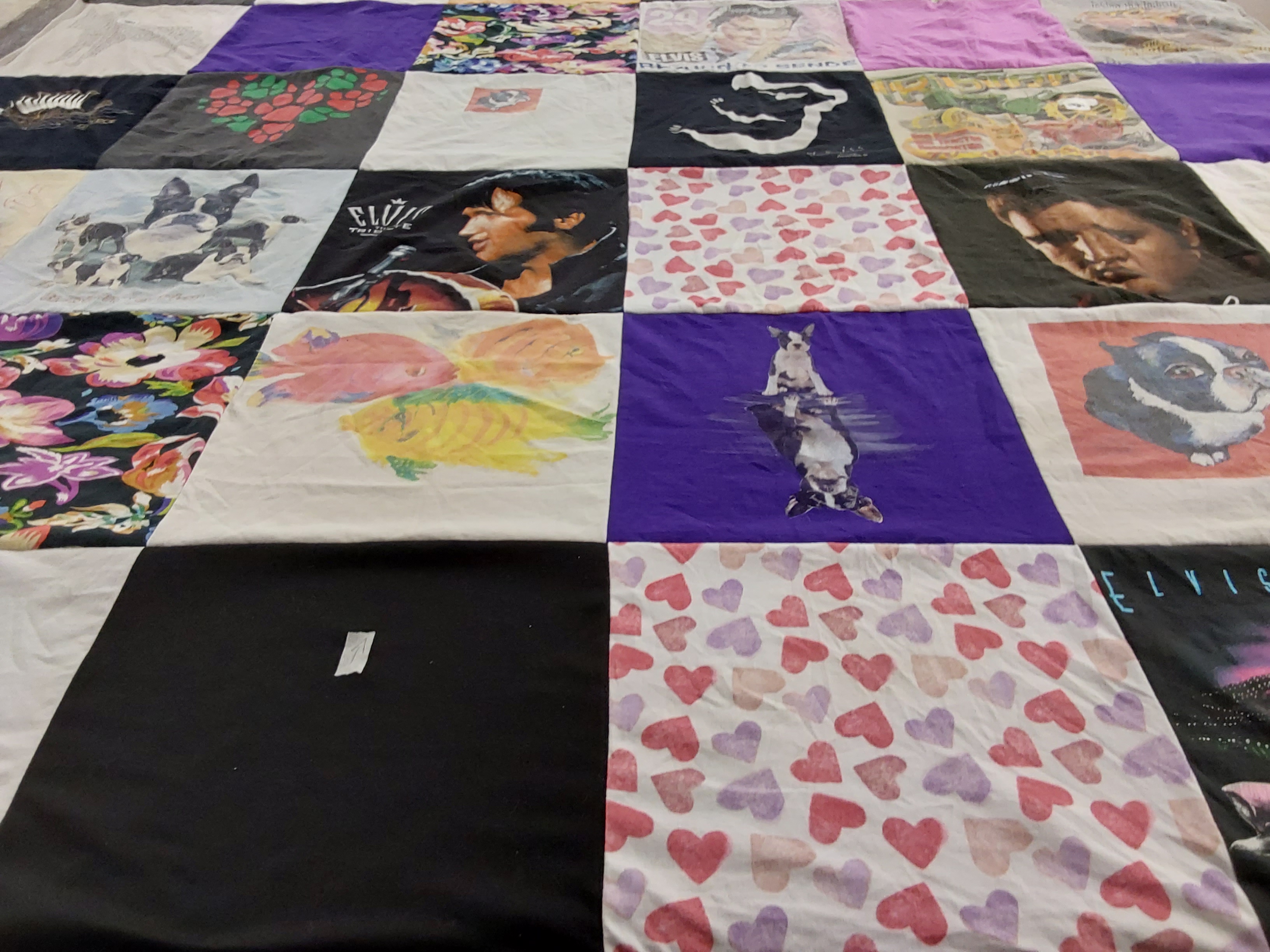 T-shirt quilt with pets, art themes by ROSE from IN