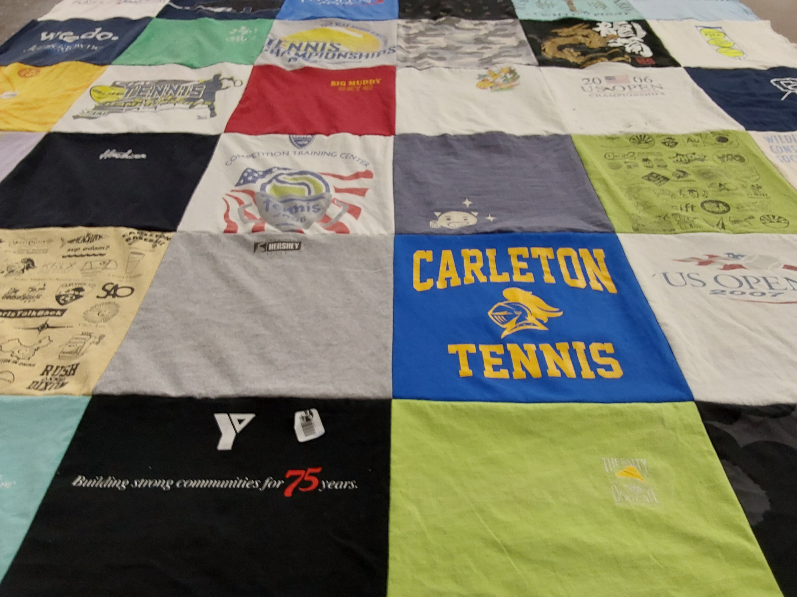 T-shirt quilt from carleton college by Etsuko from RI