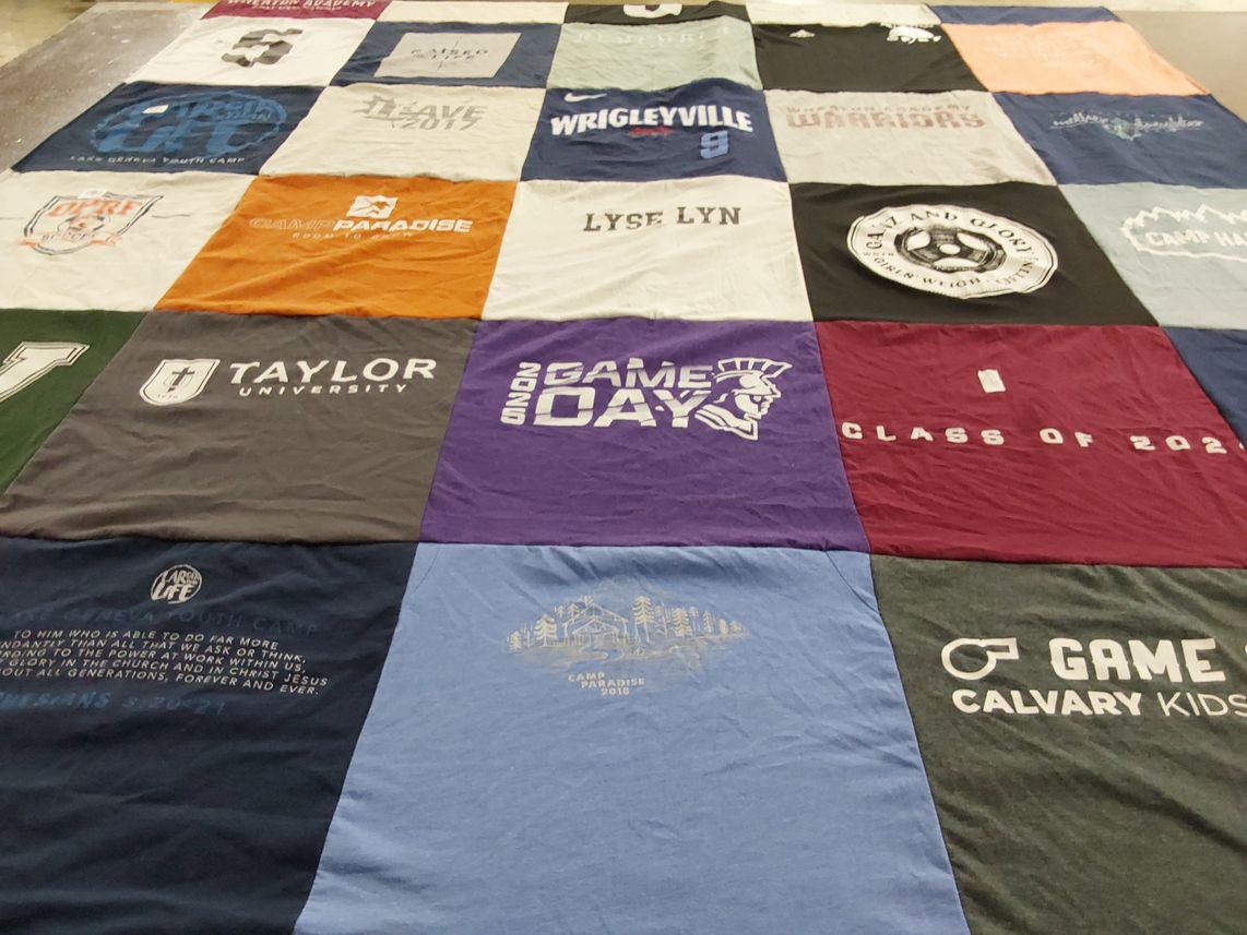 T-shirt quilt from taylor university by Jenny from IL