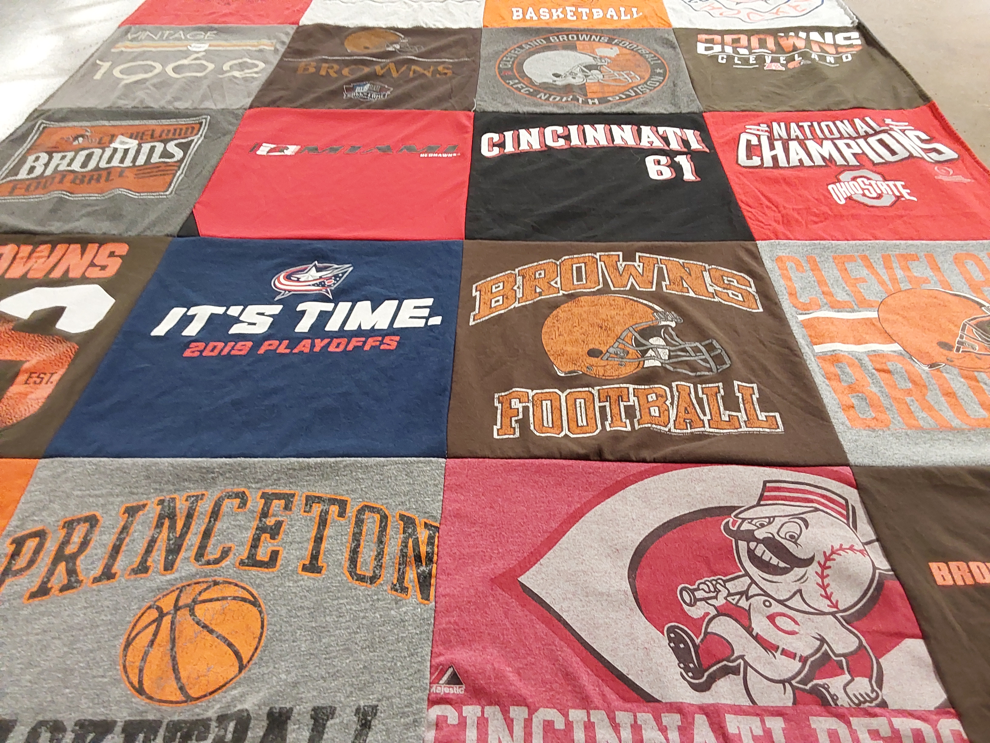 T-shirt quilt featuring cleveland browns, cincinnati reds by Thomas from OH