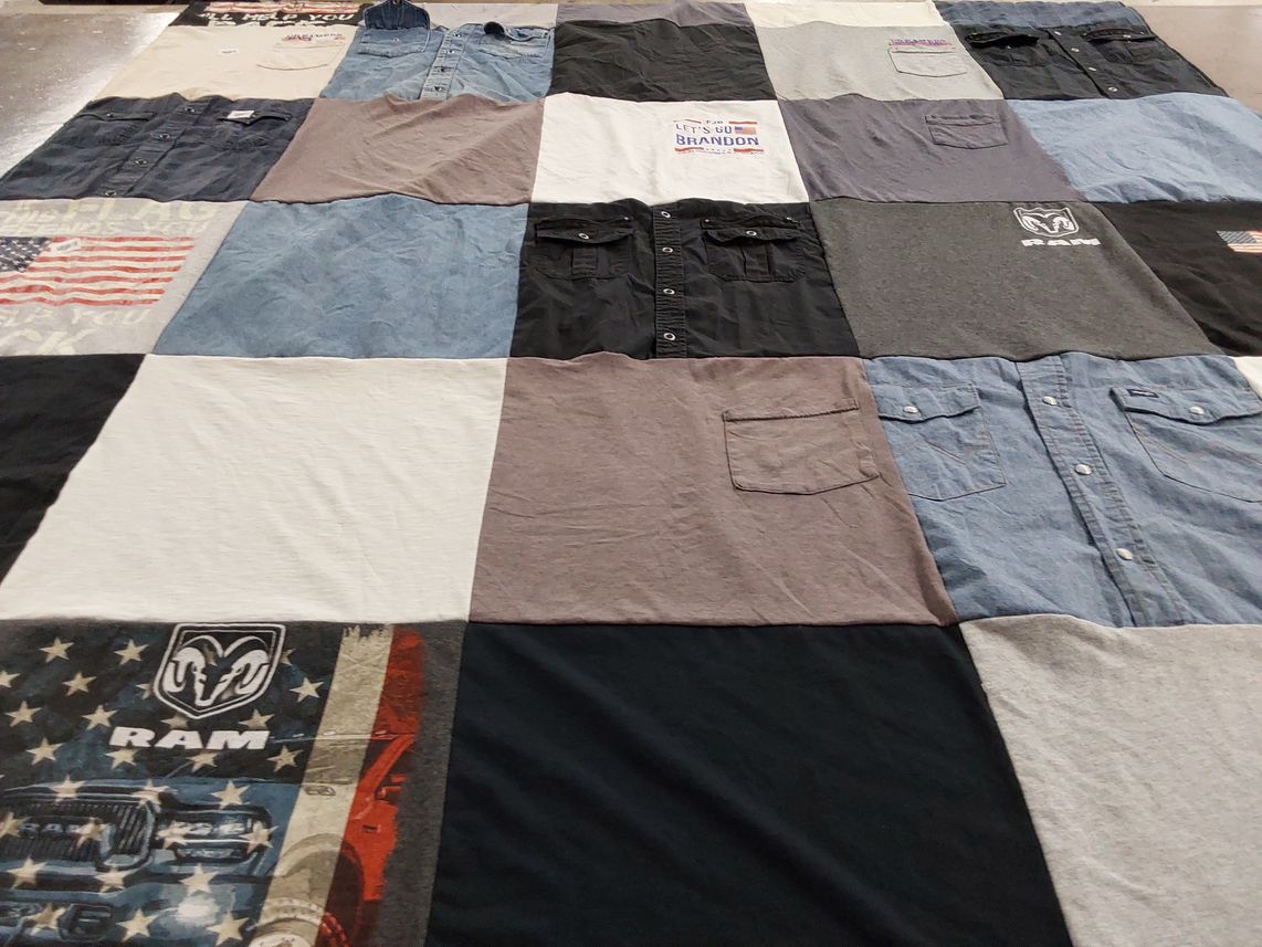 T-shirt quilt with cars, patriotism themes by Tiffanie from AZ