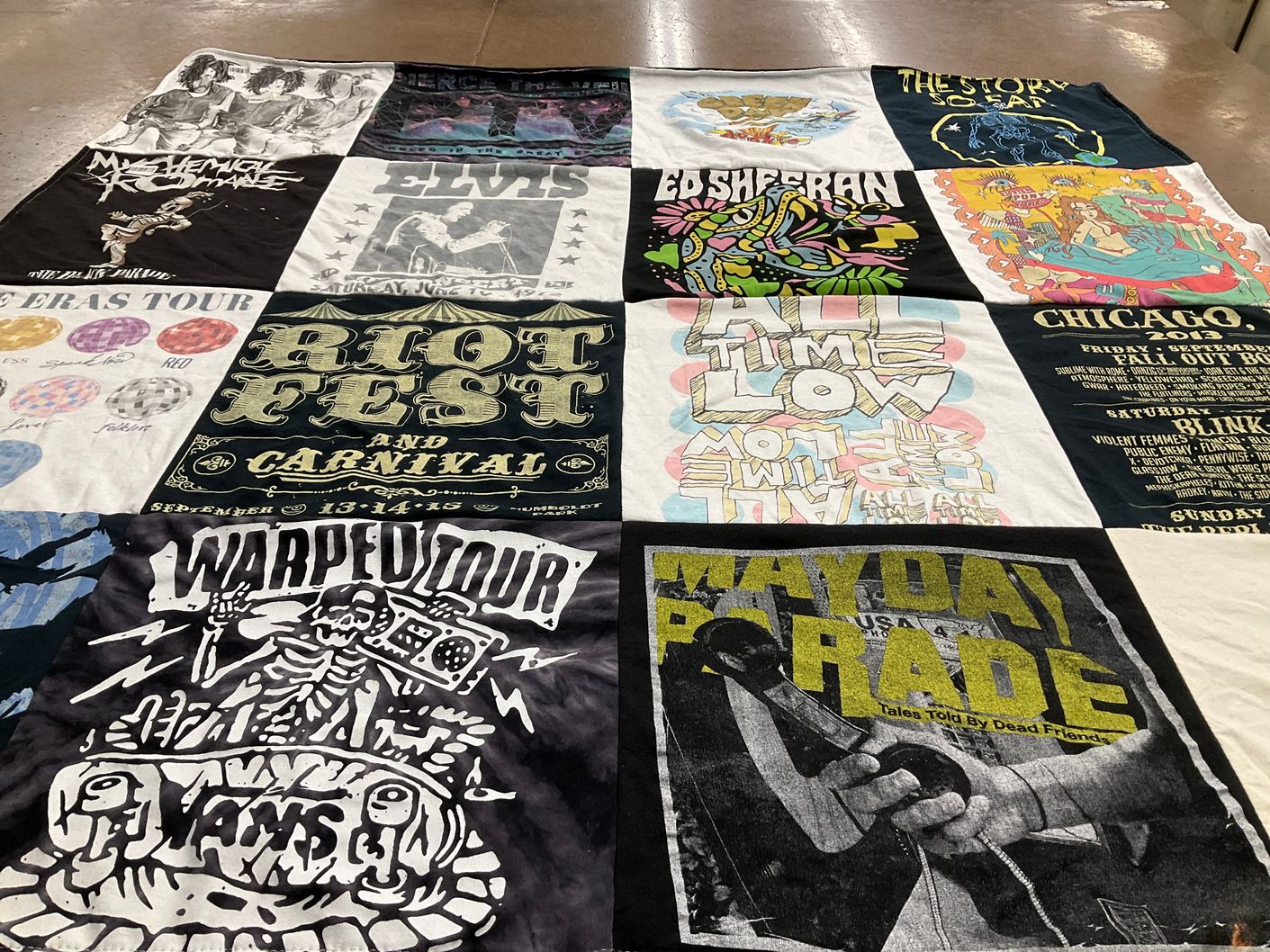 T-shirt quilt with music, concerts themes by James from WA