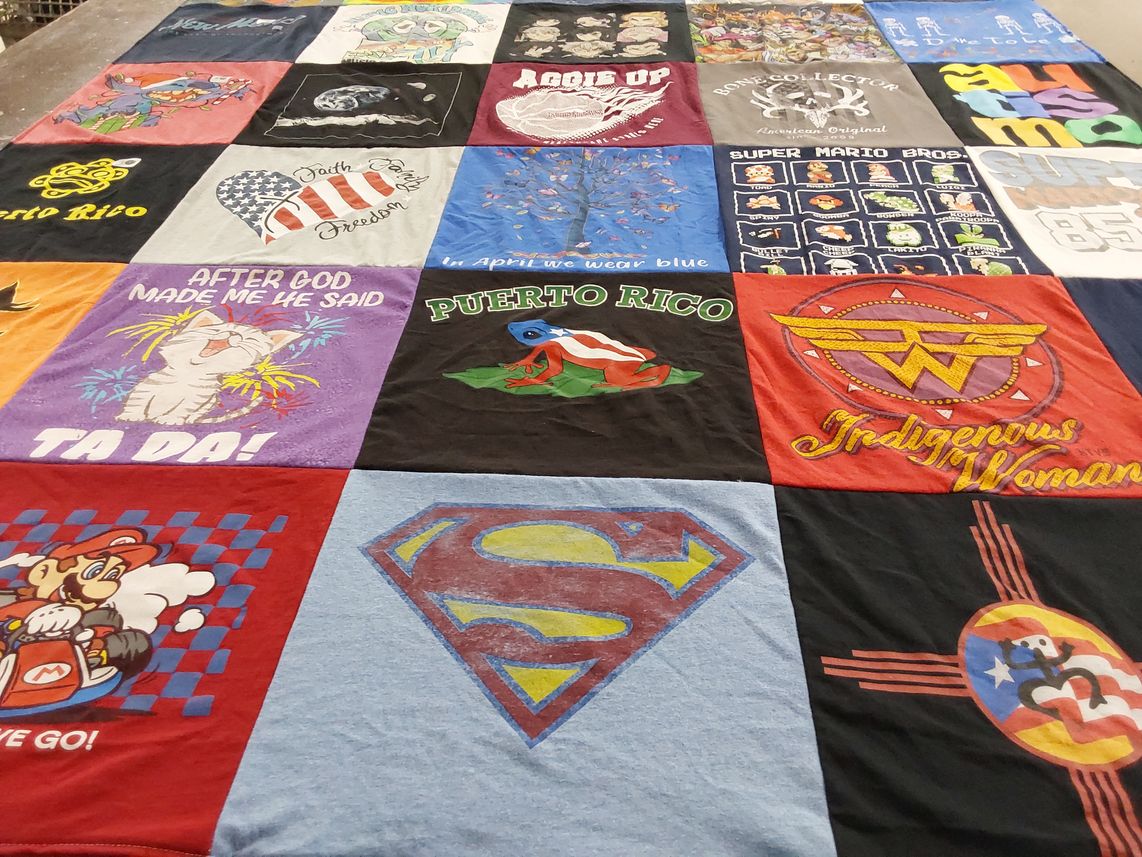 T-shirt quilt with gaming, comic themes by Diana from NM