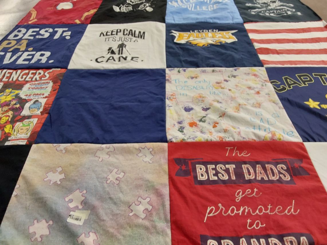 T-shirt quilt from lynden college by Julie from IL
