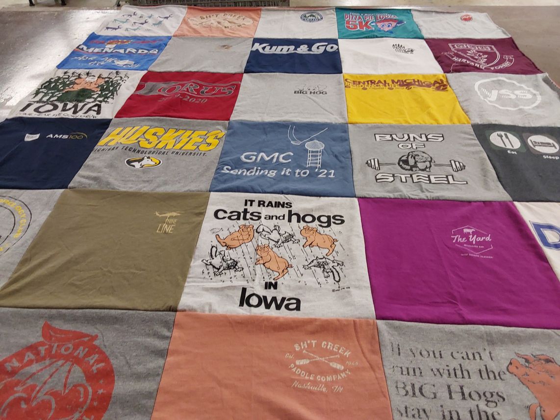 T-shirt quilt featuring huskies by Kim from MI