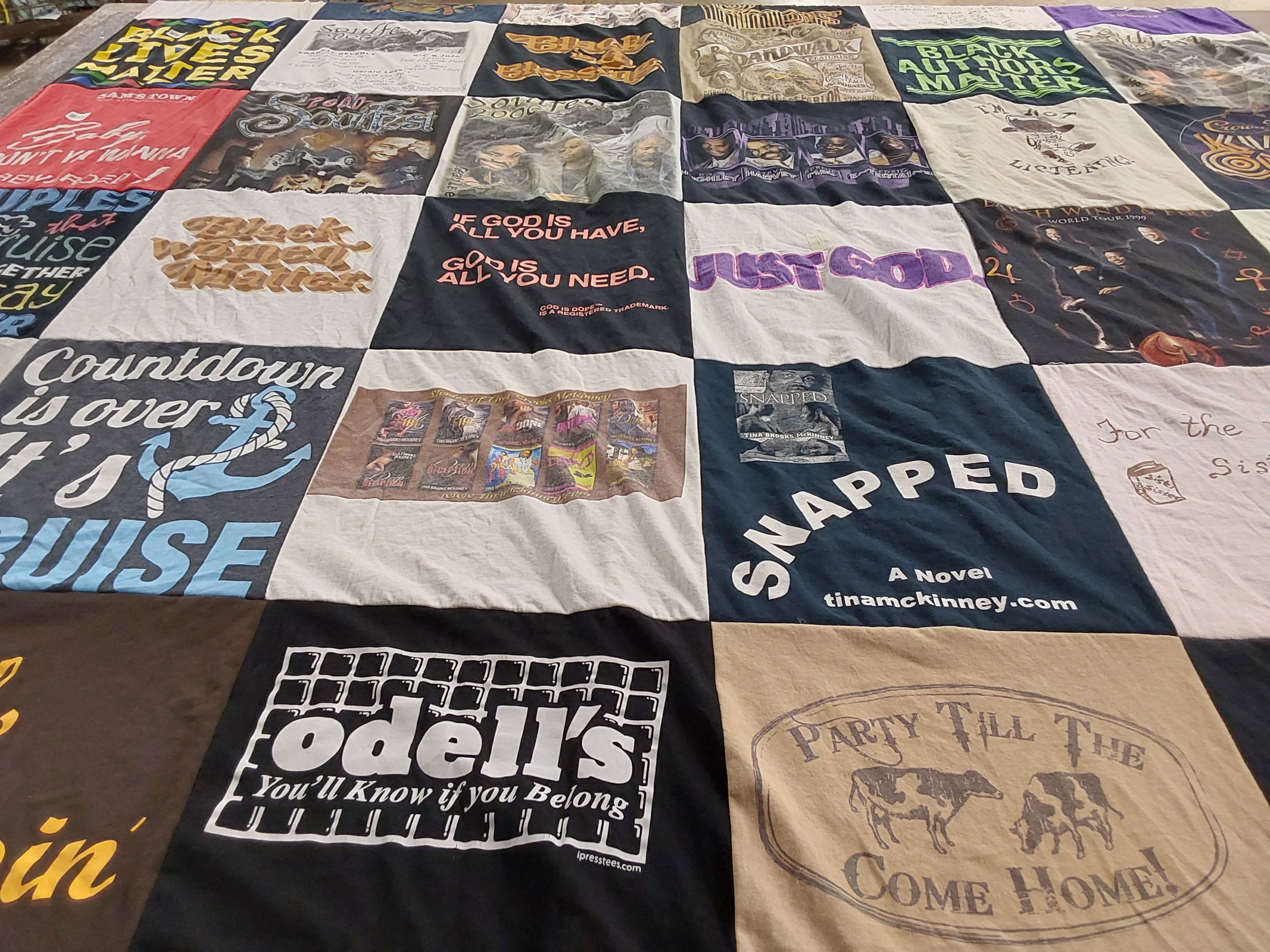 T-shirt quilt with literature, cruising themes by William from GA