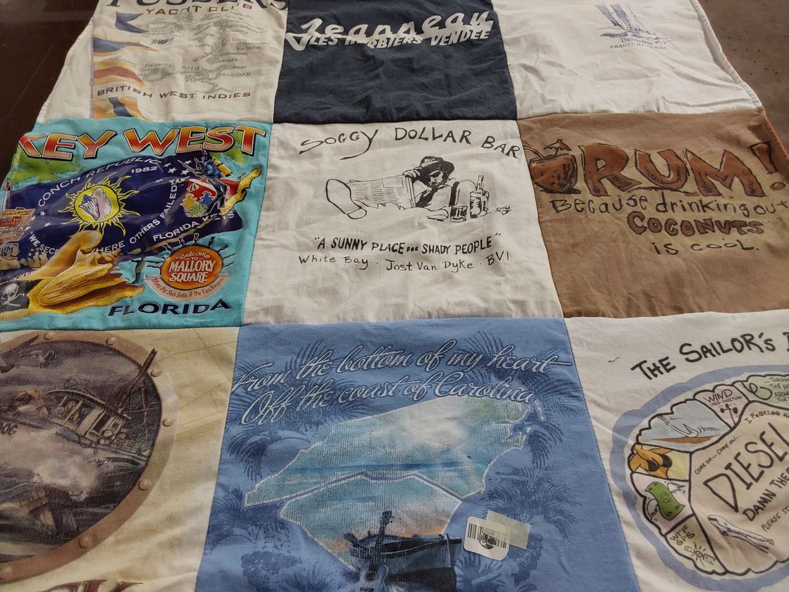 T-shirt quilt with travel, beaches themes by Merwin from TN