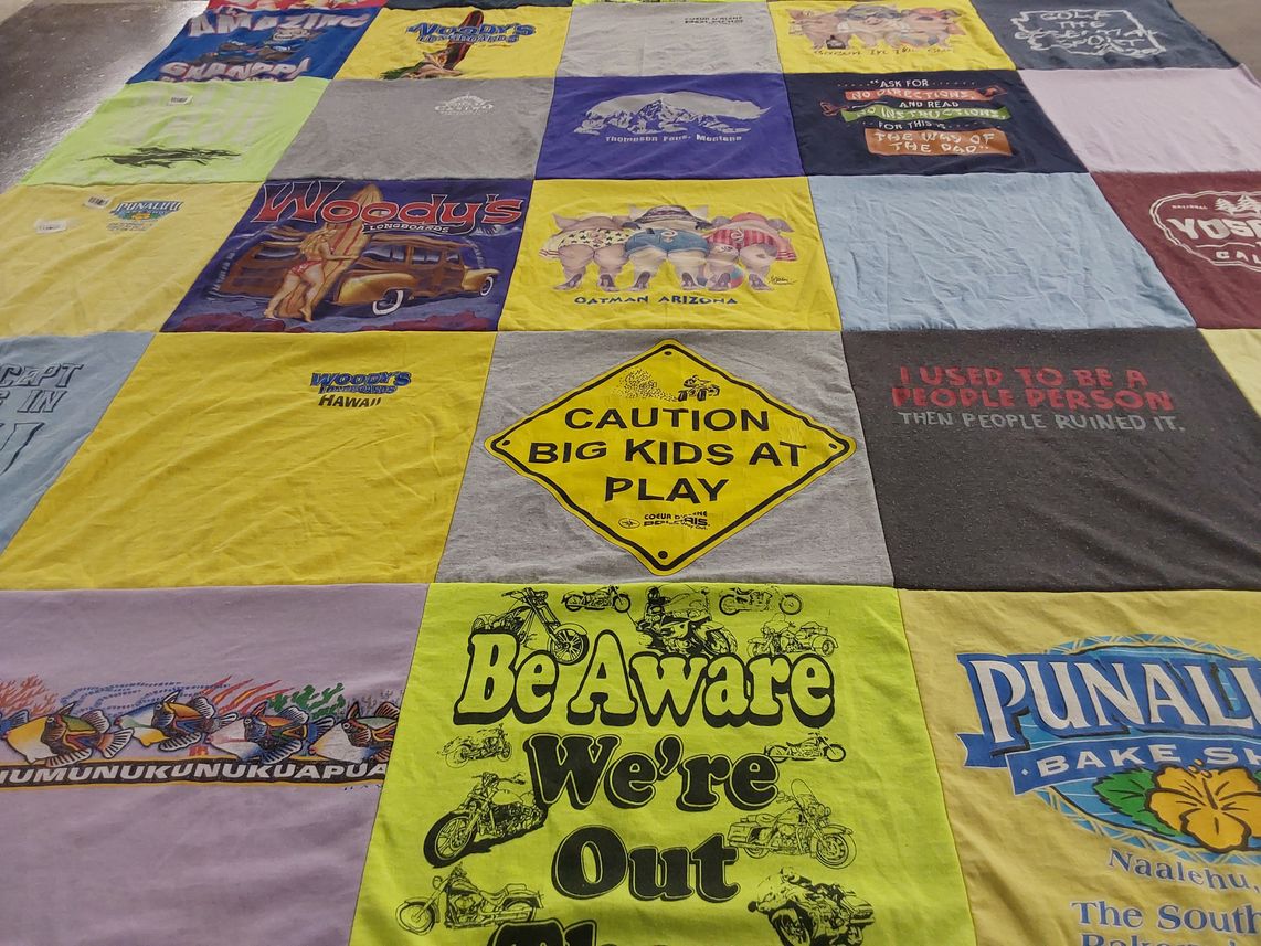 T-shirt quilt with beach, vacation themes by Tia from CA