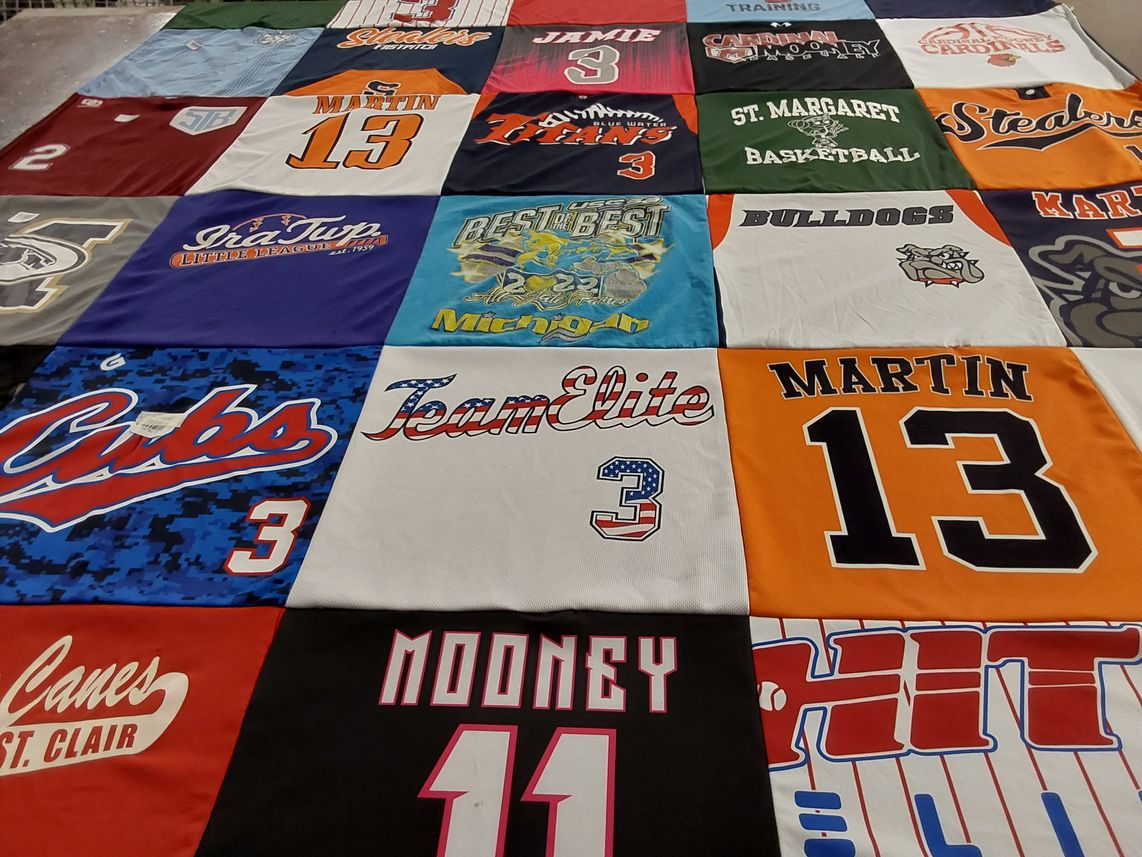 T-shirt quilt featuring cubs, bulldogs by Keith from MI