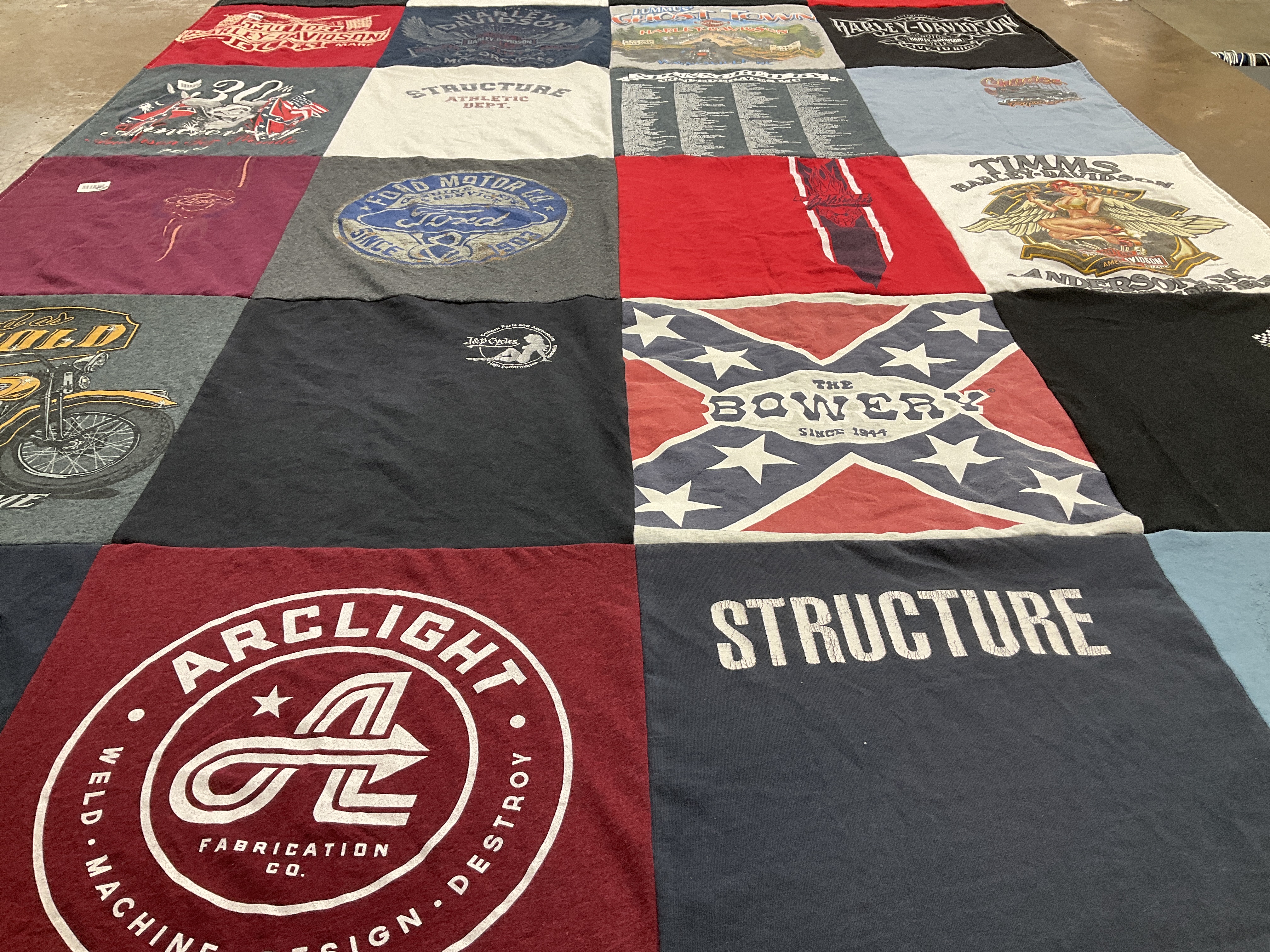 T-shirt quilt with motorcycles, fabrication themes by jodie from SC