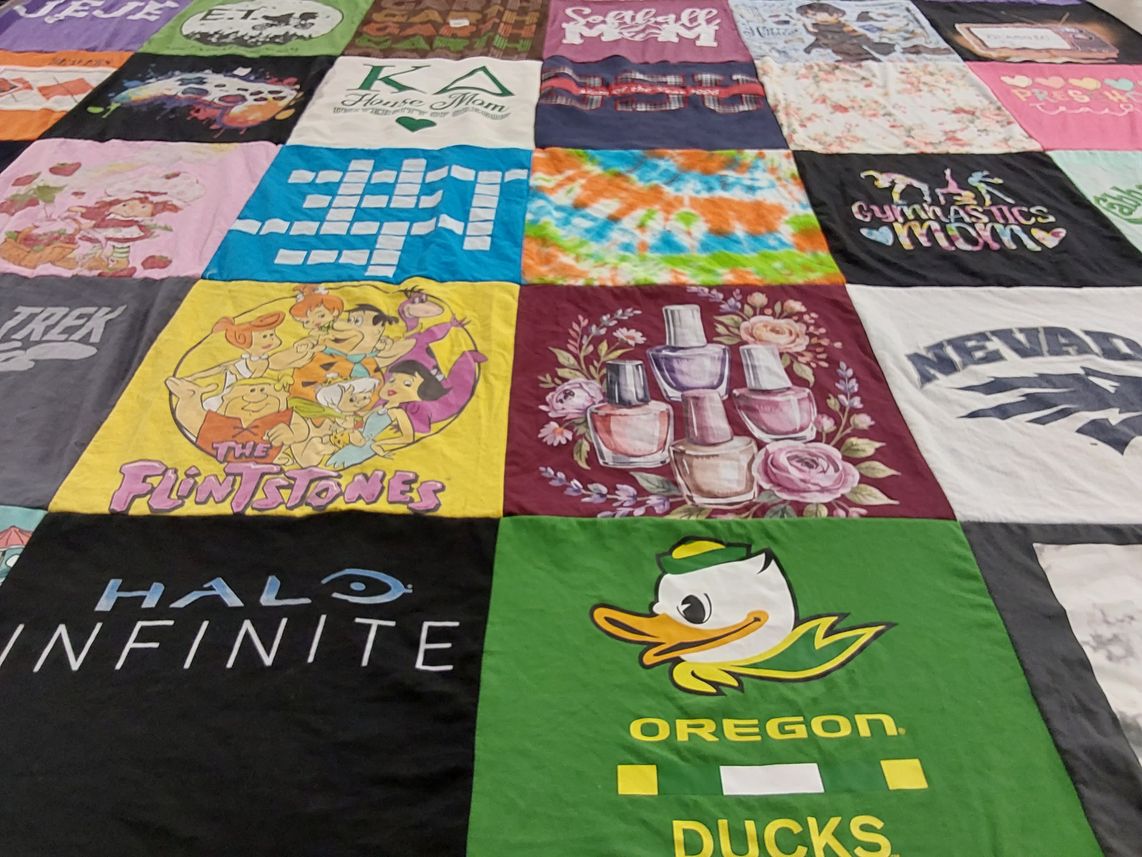 T-shirt quilt featuring oregon ducks by Shelley from OR