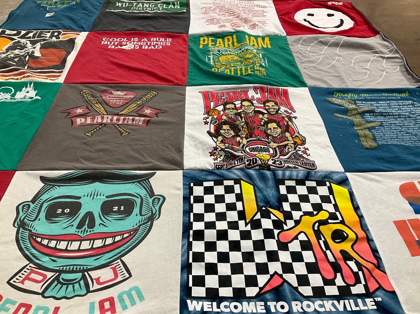 T-shirt quilt with music, festivals themes by Alisha from DE