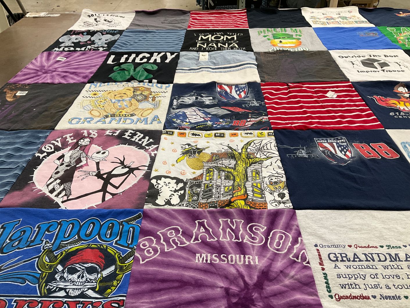 T-shirt quilt with family, grandparents themes by Lisa from IL