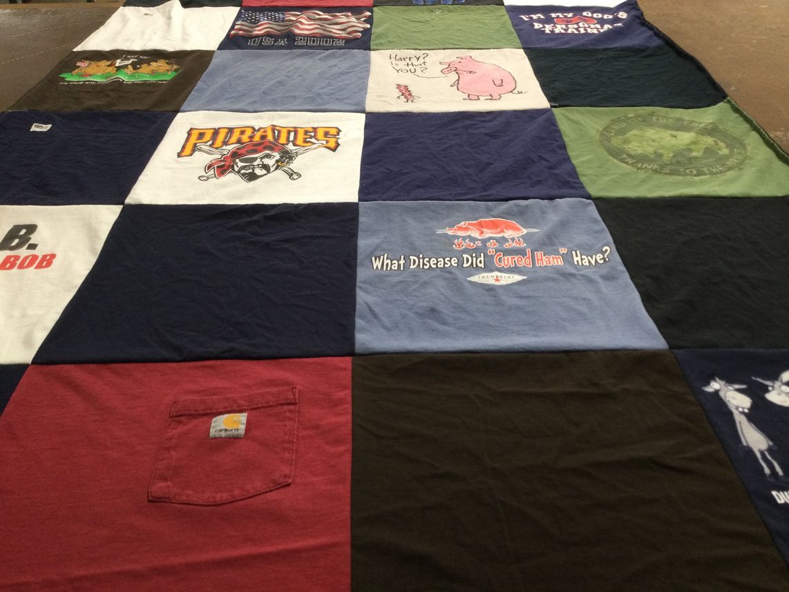 T-shirt quilt with animals, americana themes by Brenda from PA