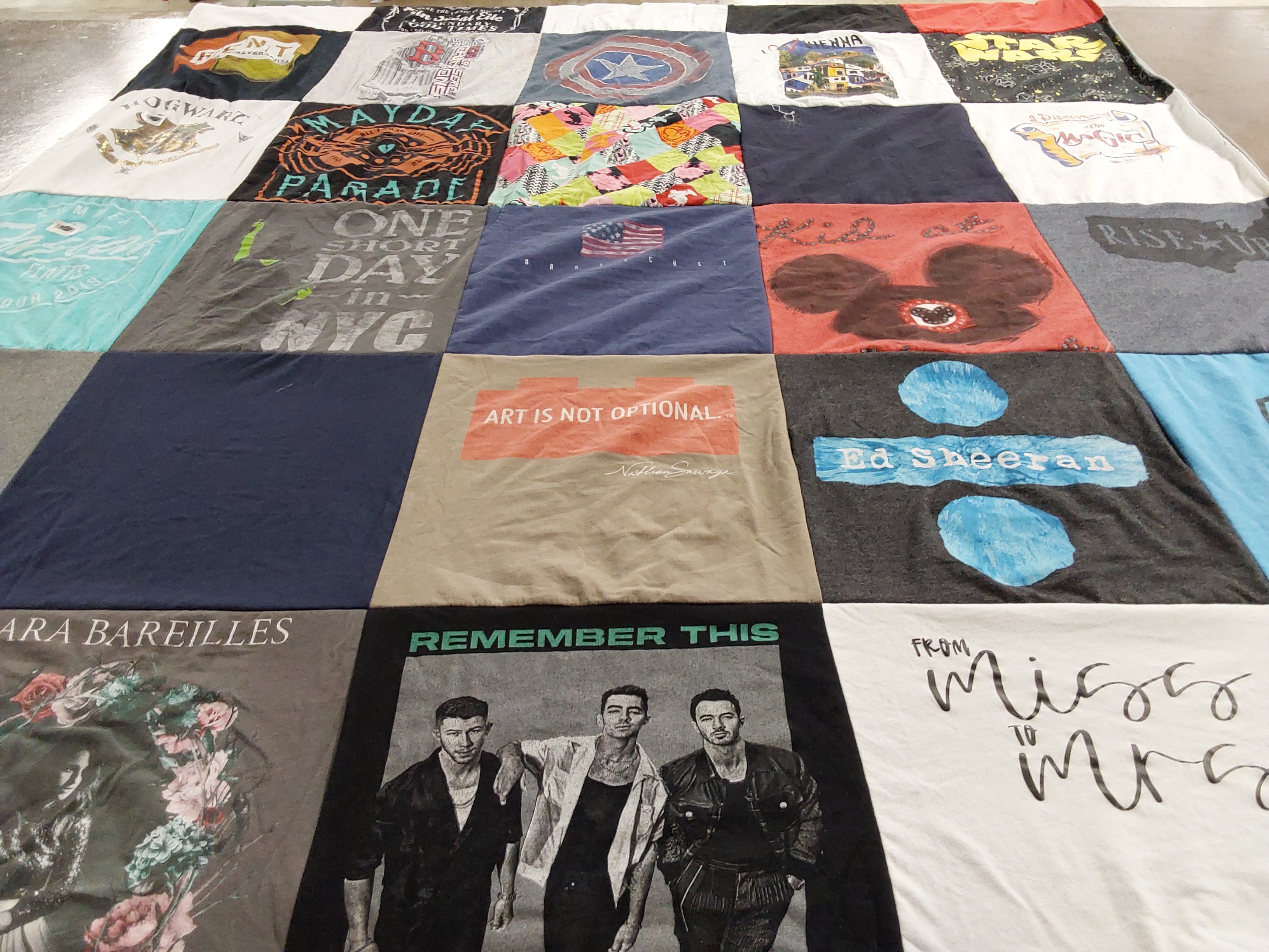 T-shirt quilt with music, concerts themes by Niurka from FL
