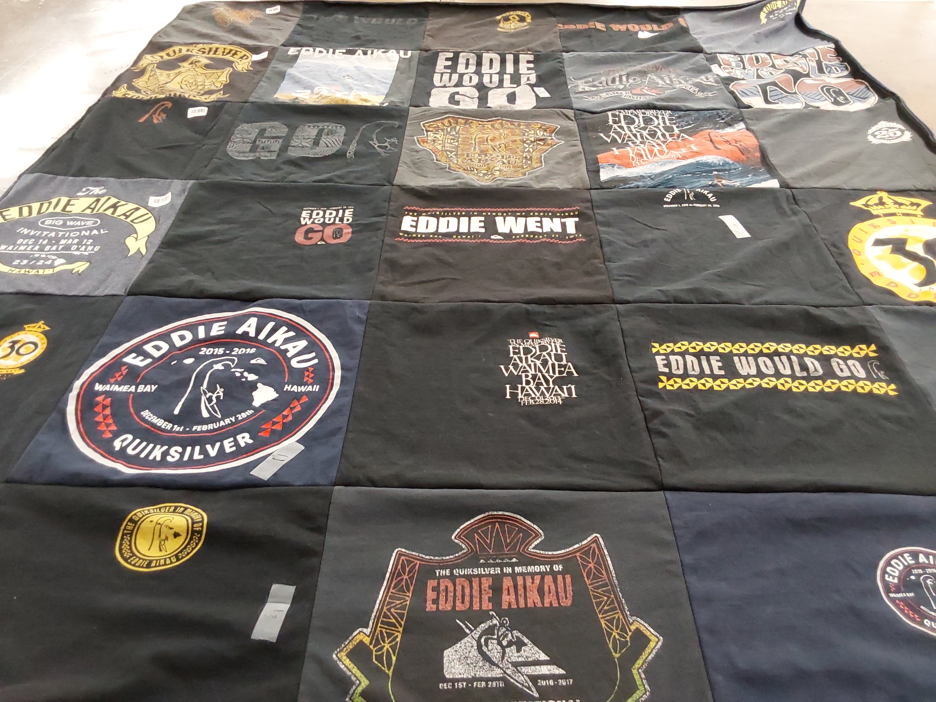 T-shirt quilt with surfing themes by Hannah from CA