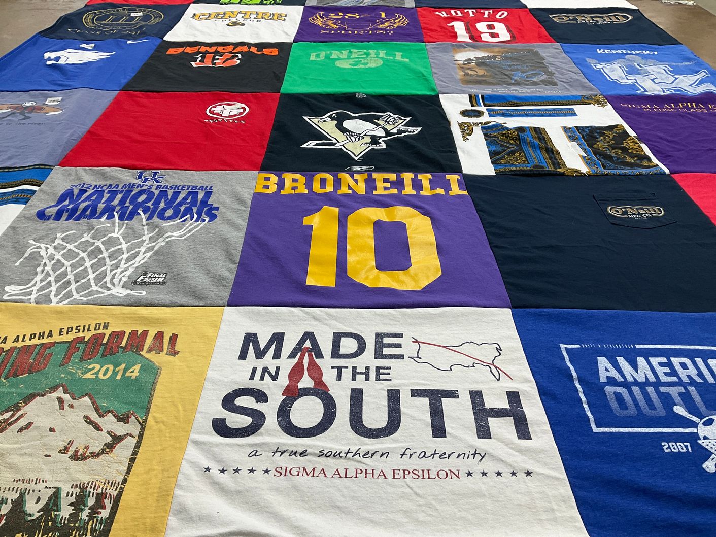 T-shirt quilt featuring university of kentucky basketball team by Emily from UT